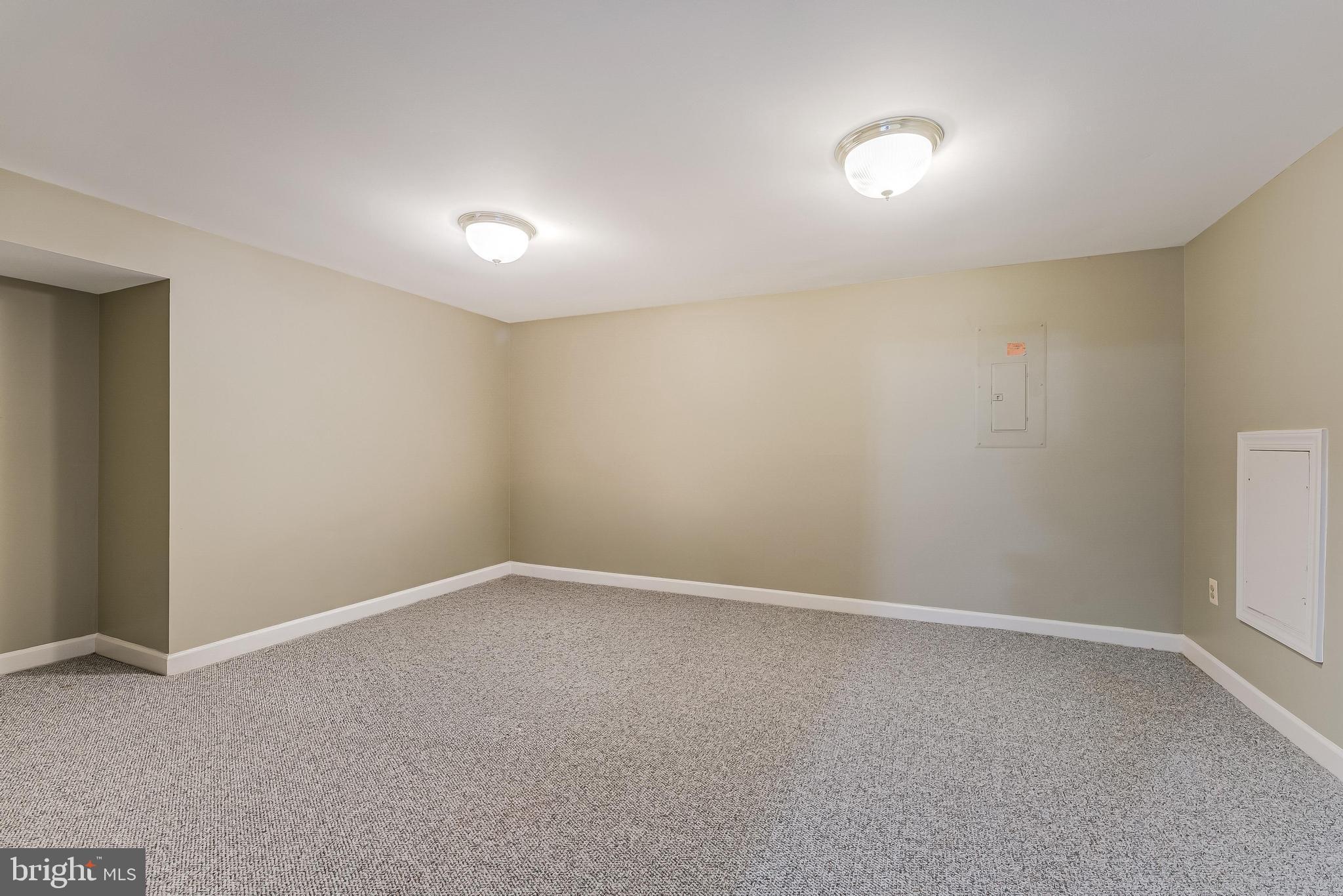 HAMPTON CHASE - Residential