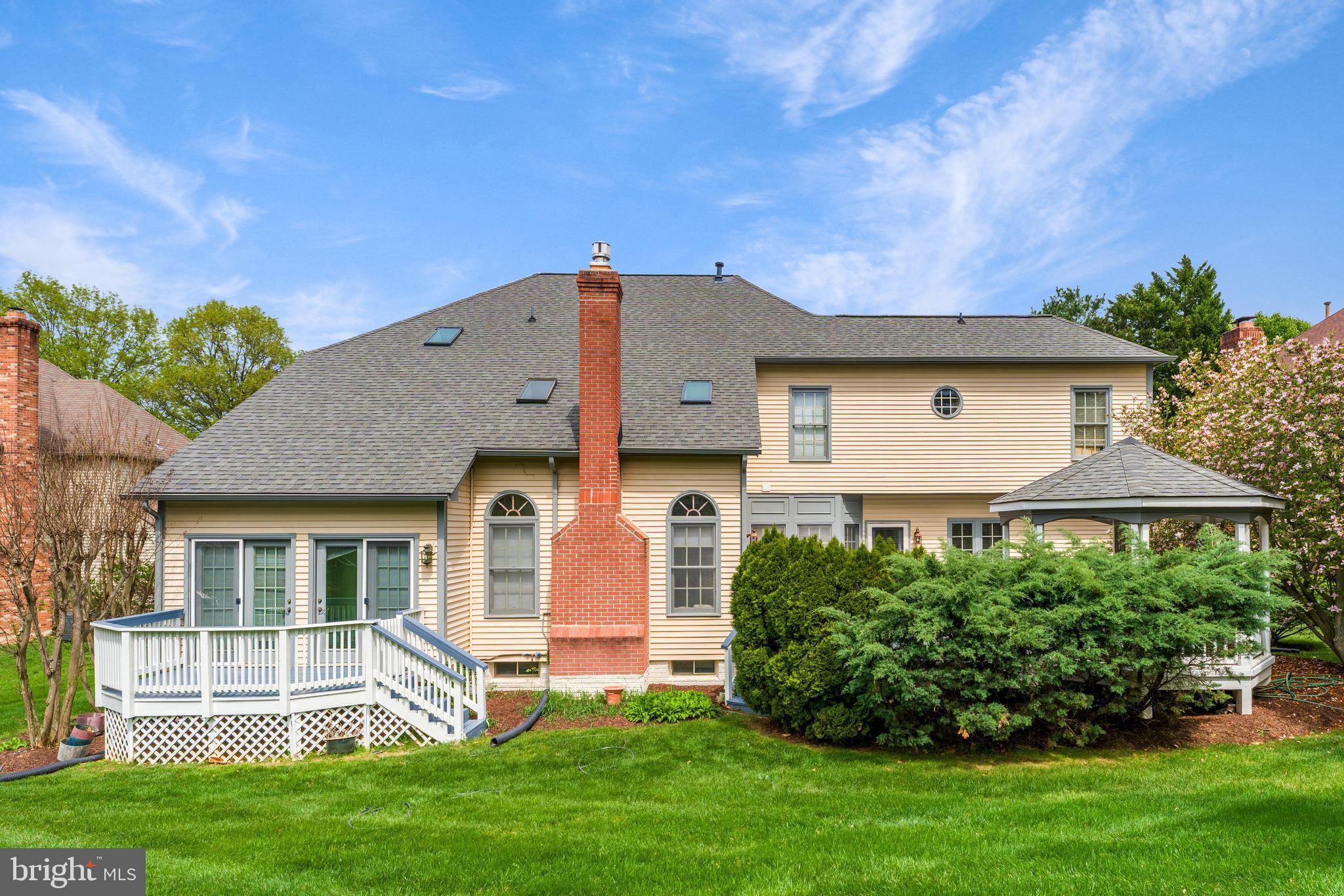 HAMPTON CHASE - Residential
