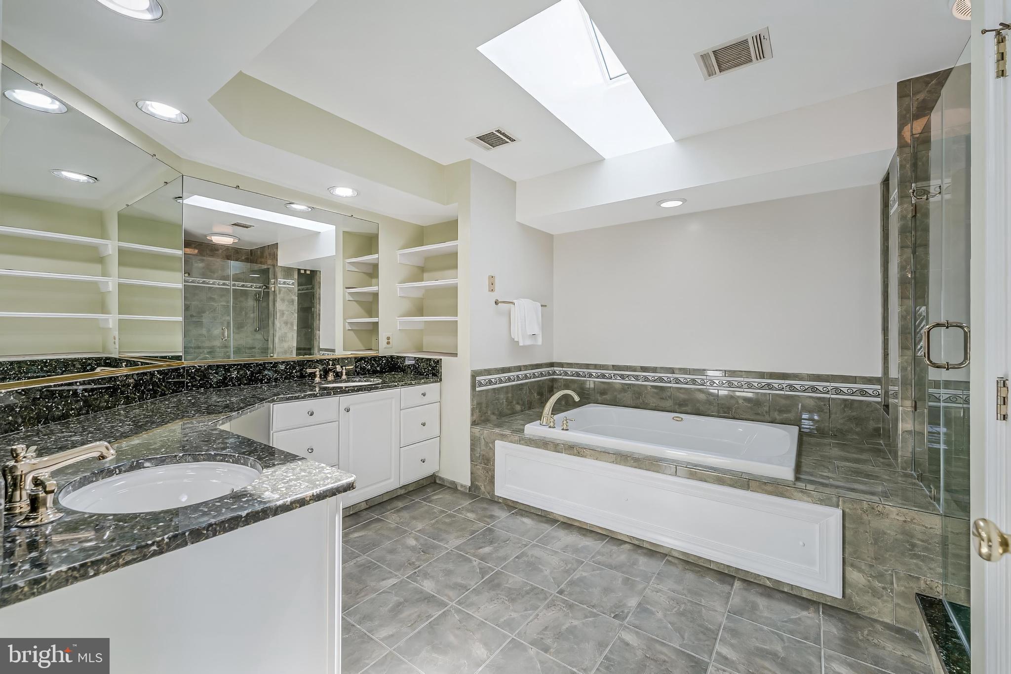 HAMPTON CHASE - Residential
