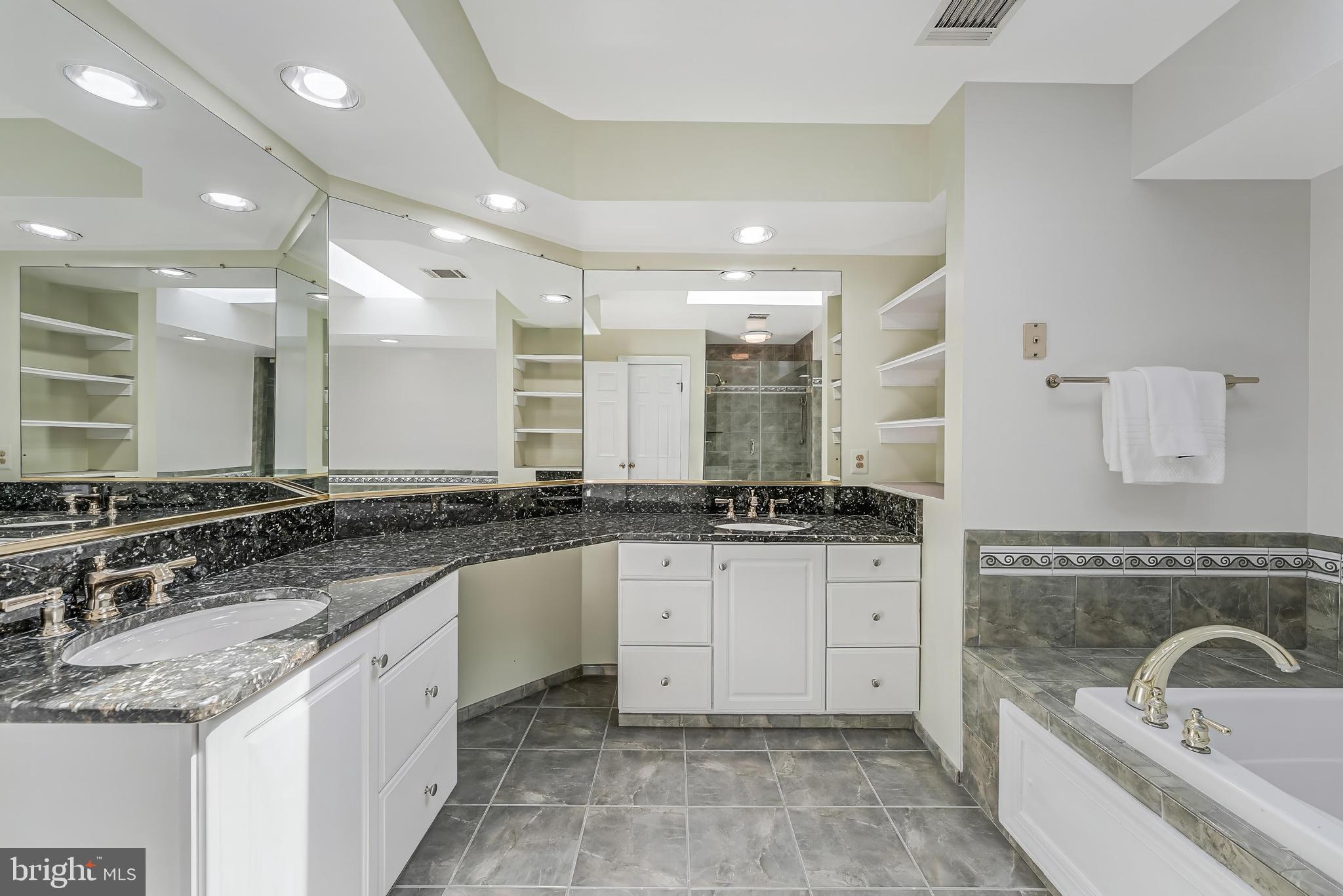 HAMPTON CHASE - Residential