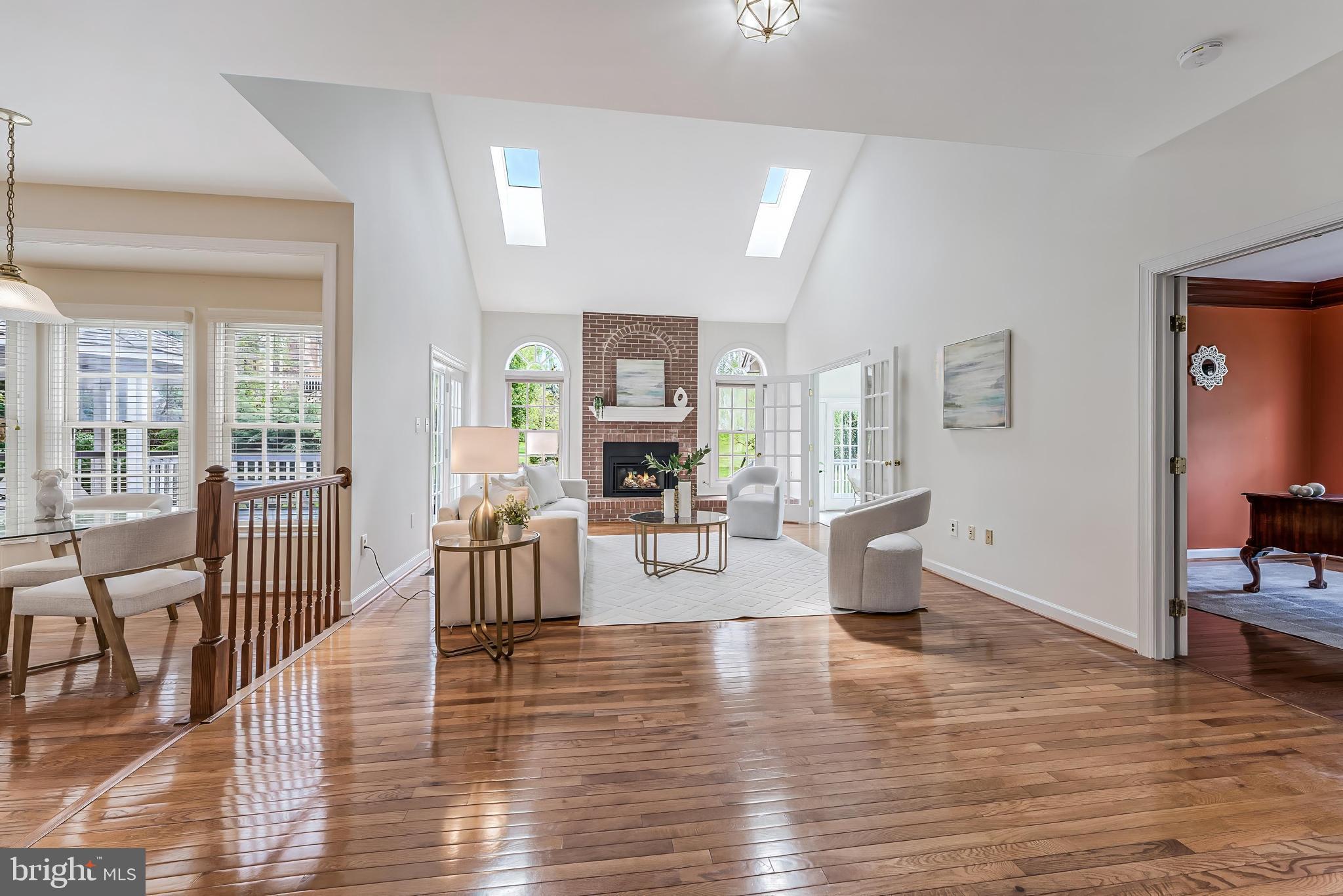 HAMPTON CHASE - Residential