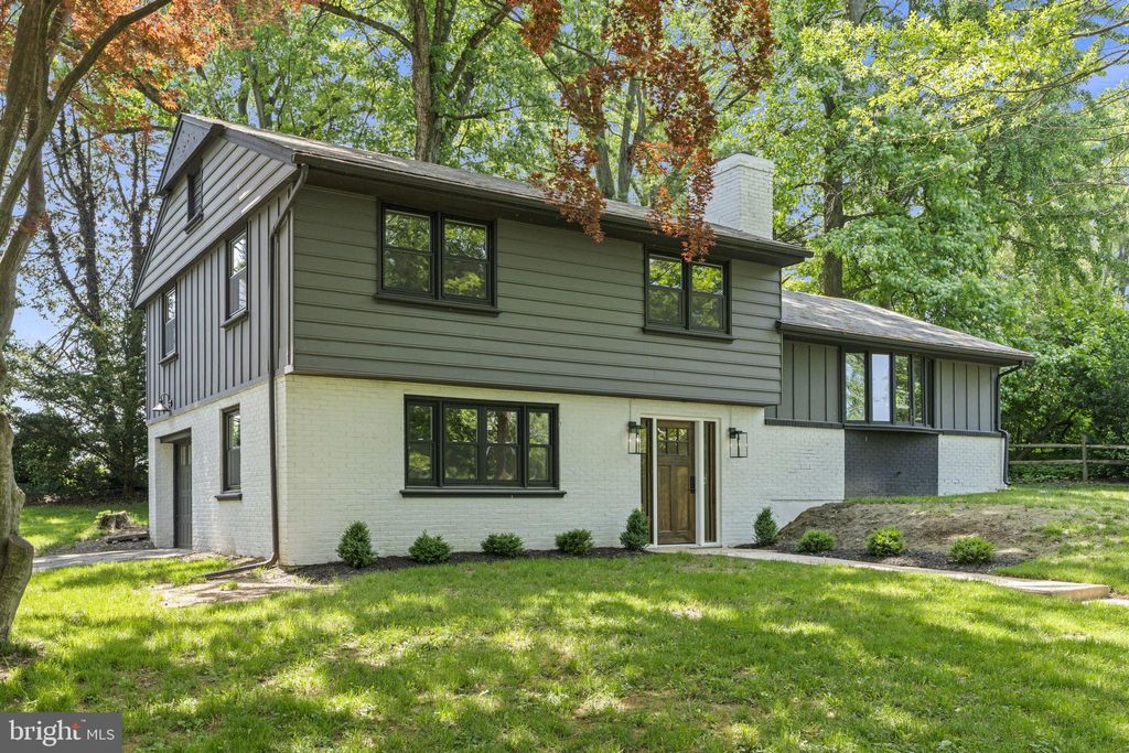 Photo of 2206 Stratford Road, Lancaster, PA 17603 (MLS # PALA2050178)