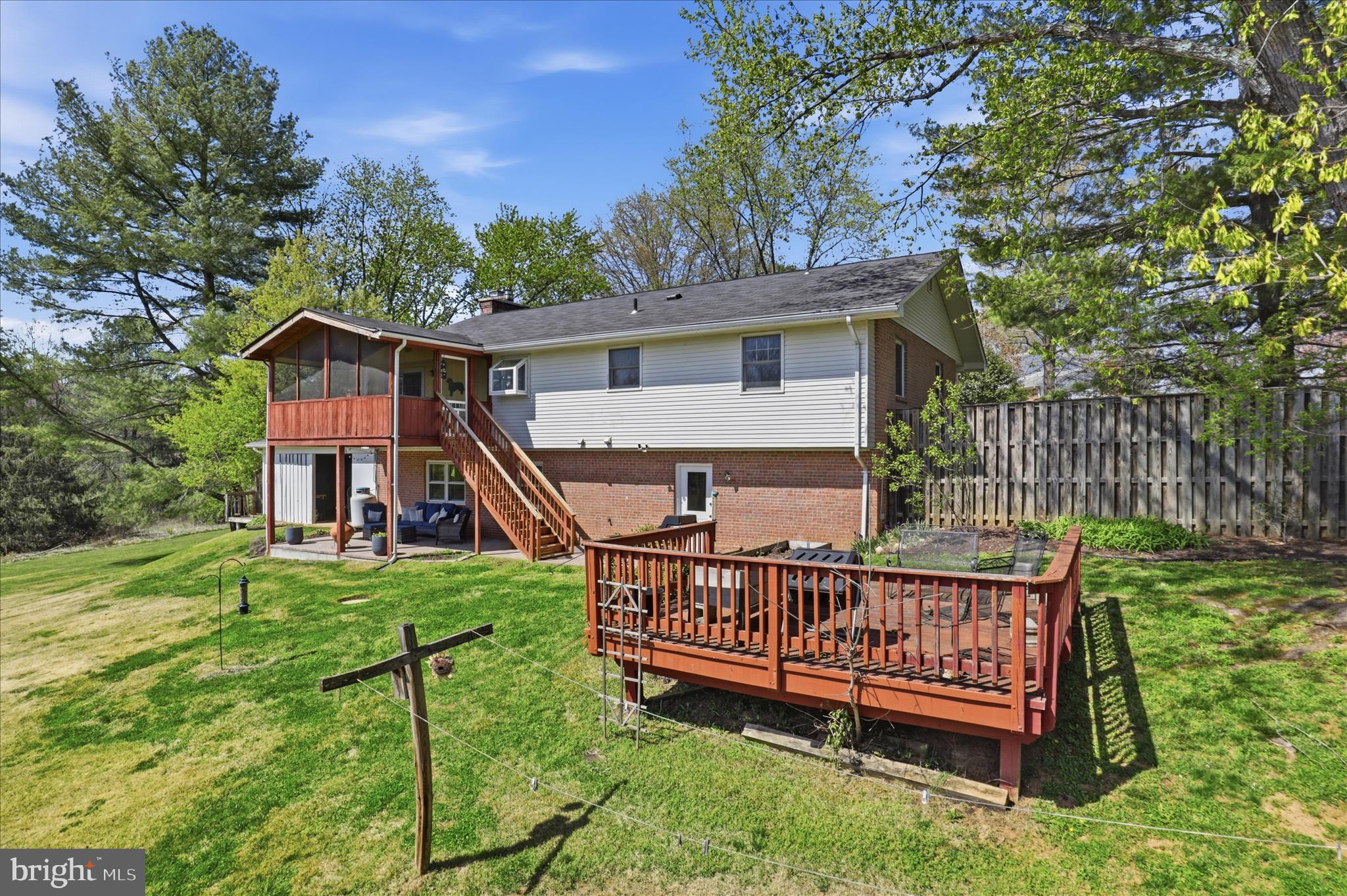 MOORCONES - Residential