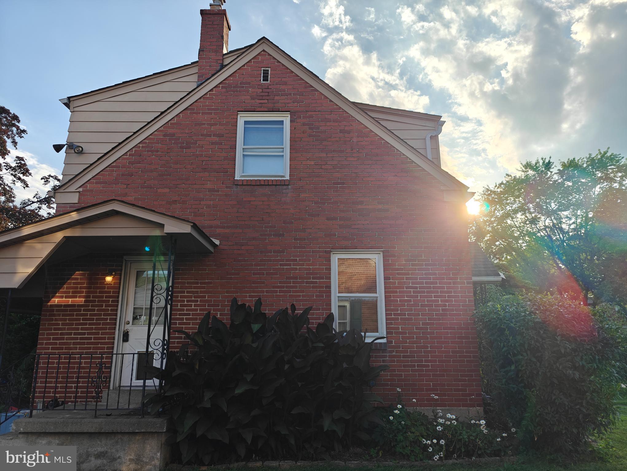 1920 E JONATHAN STREET