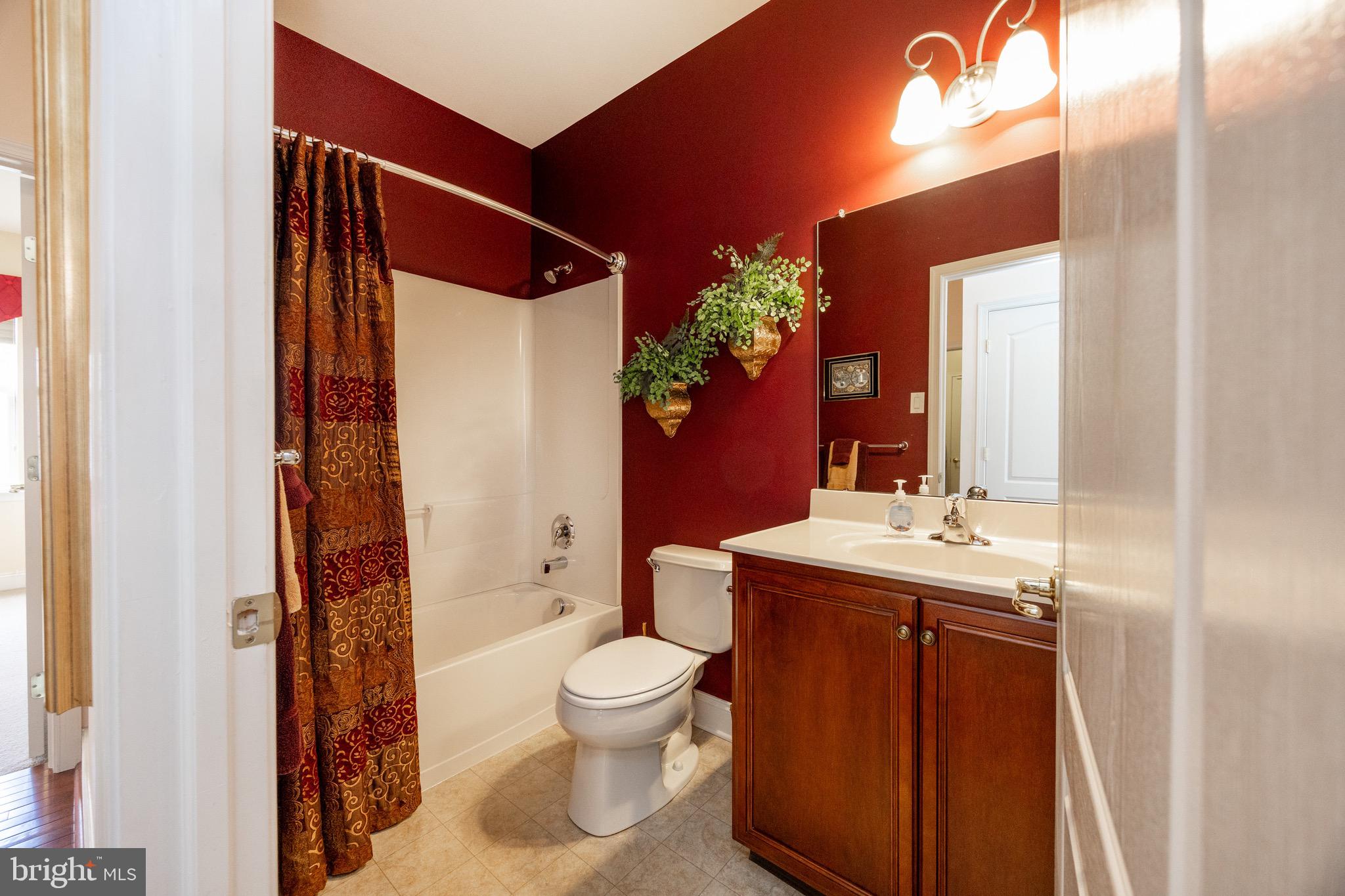 VILLAGES AT HILLVIEW - Residential