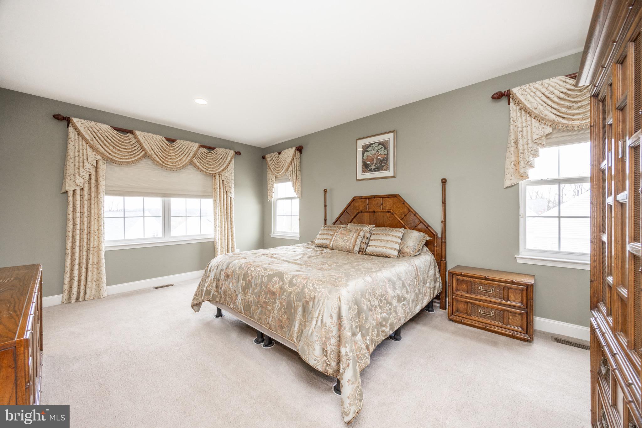 VILLAGES AT HILLVIEW - Residential