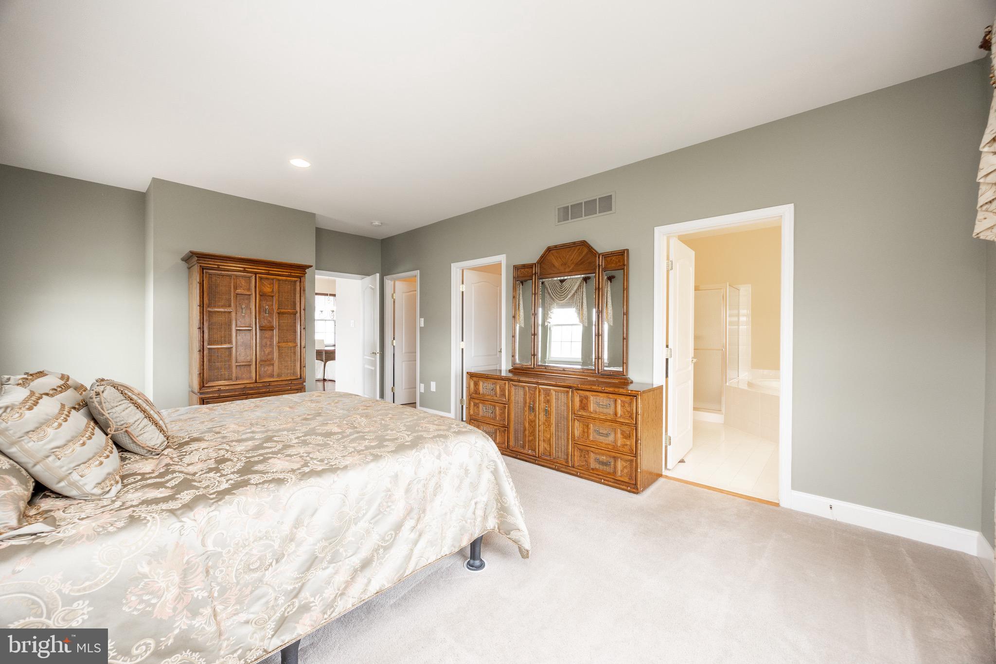 VILLAGES AT HILLVIEW - Residential