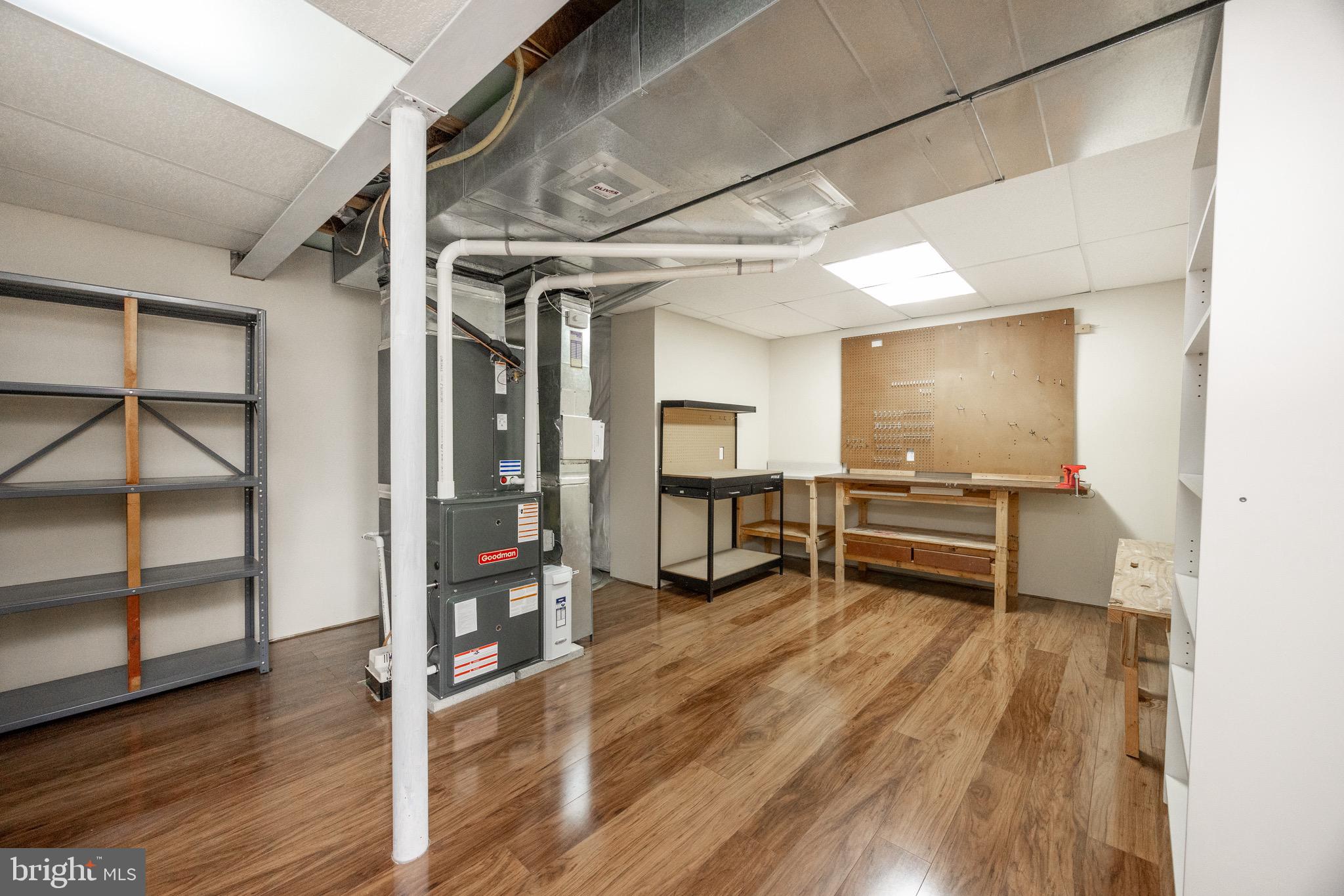 VILLAGES AT HILLVIEW - Residential