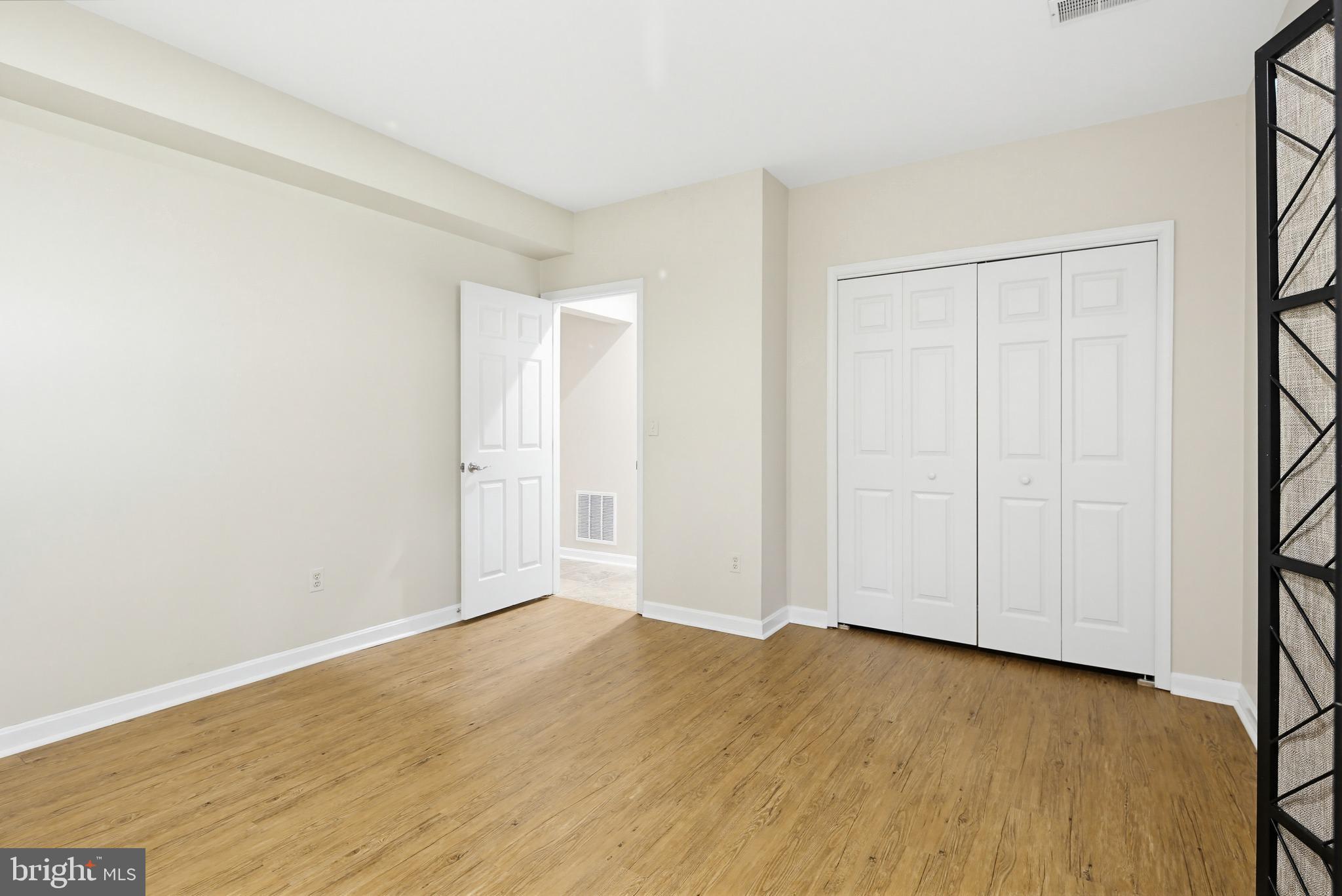 HOBBITS GLEN - Residential