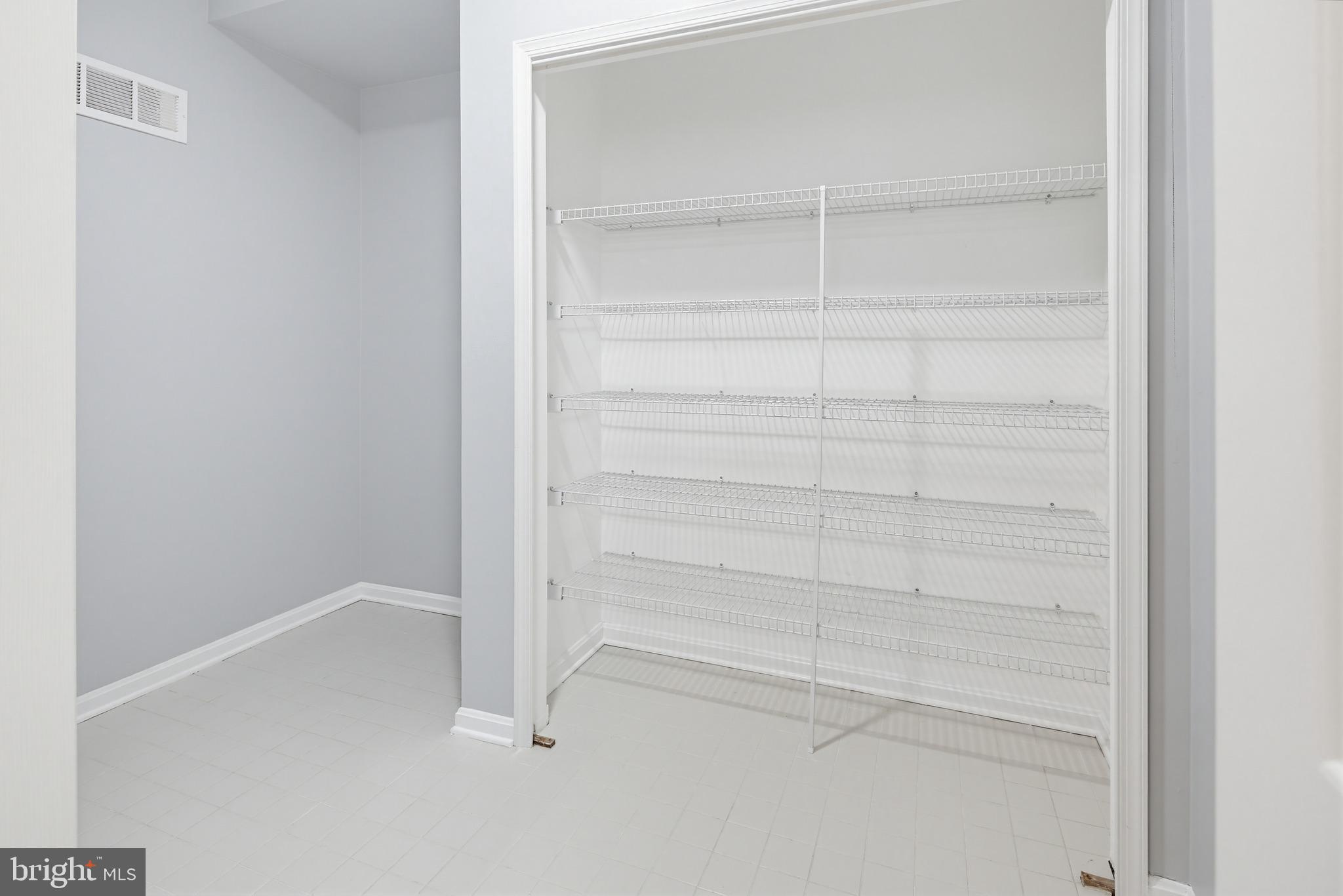 HOBBITS GLEN - Residential