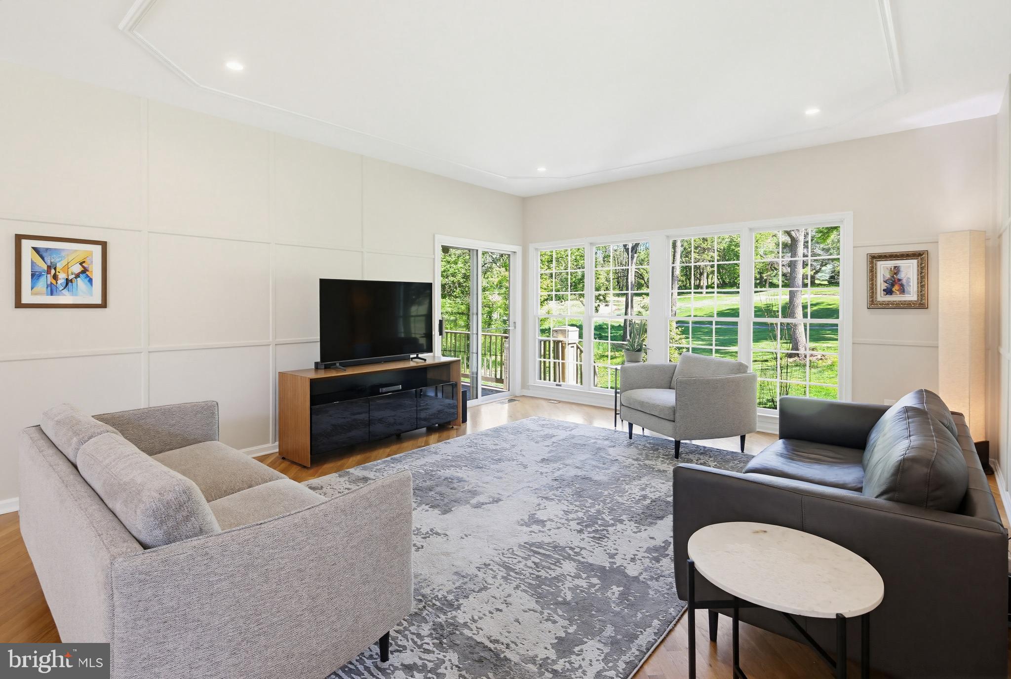 HOBBITS GLEN - Residential