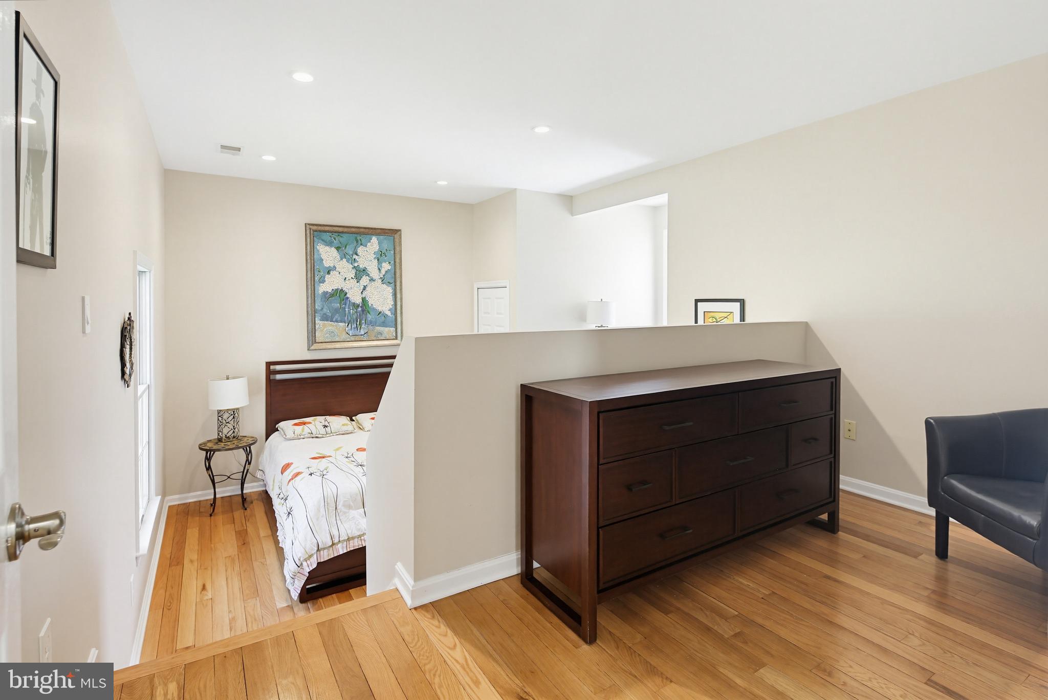 HOBBITS GLEN - Residential