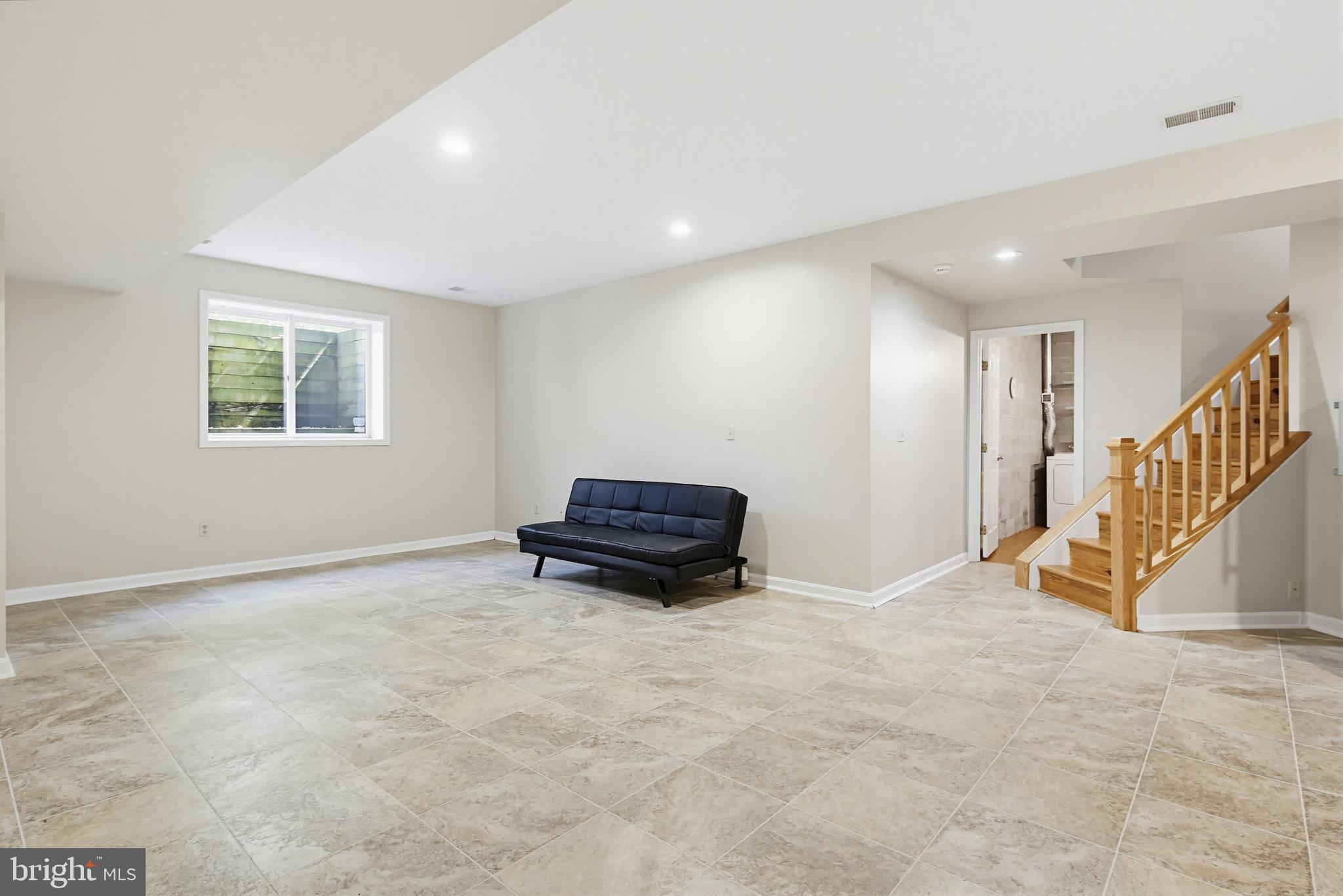 HOBBITS GLEN - Residential