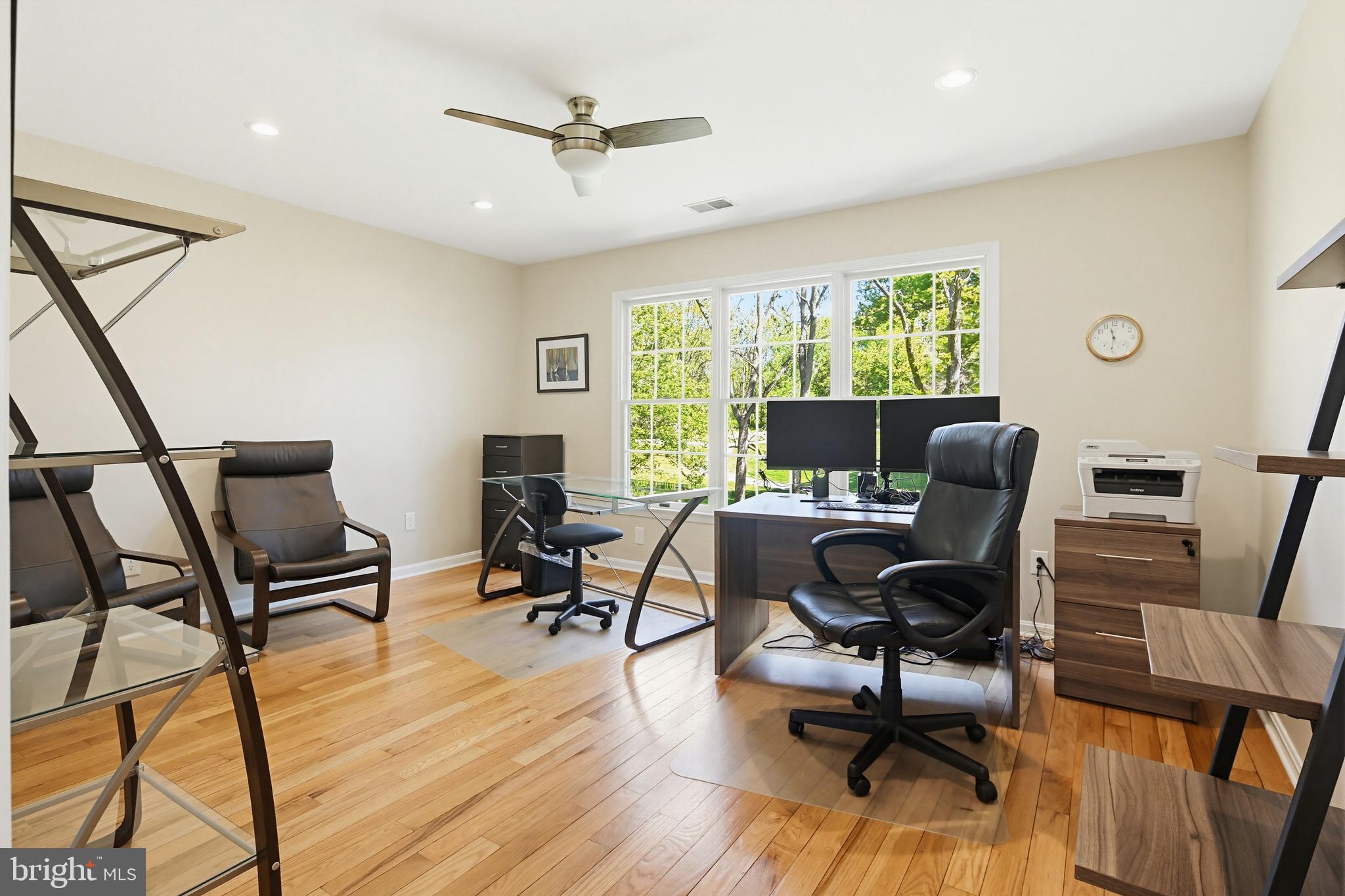 HOBBITS GLEN - Residential