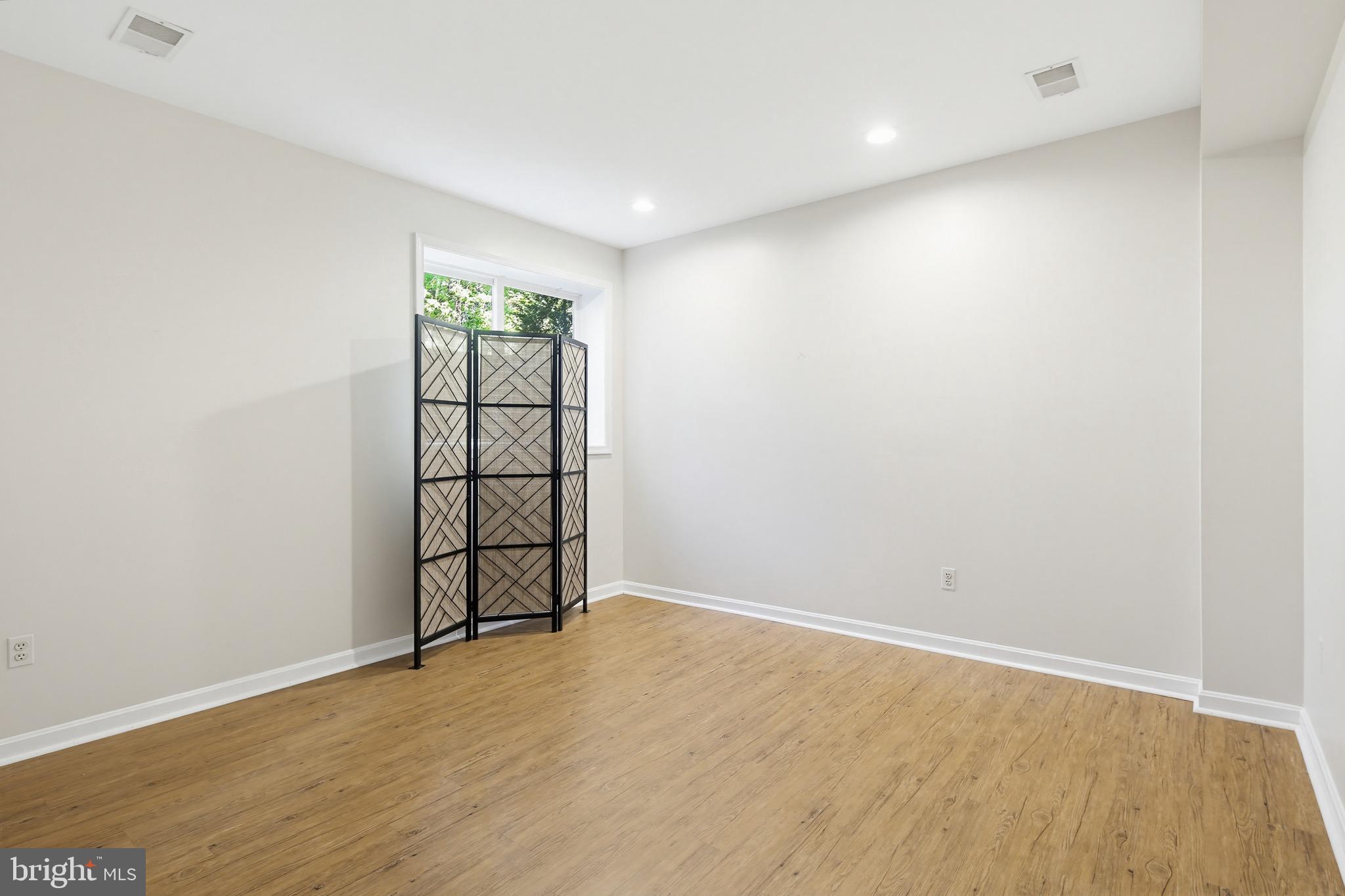 HOBBITS GLEN - Residential