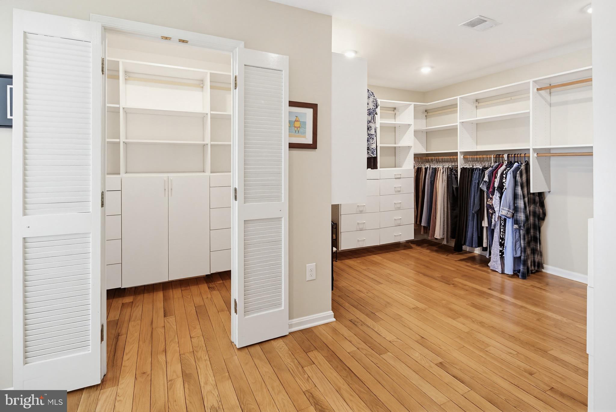 HOBBITS GLEN - Residential