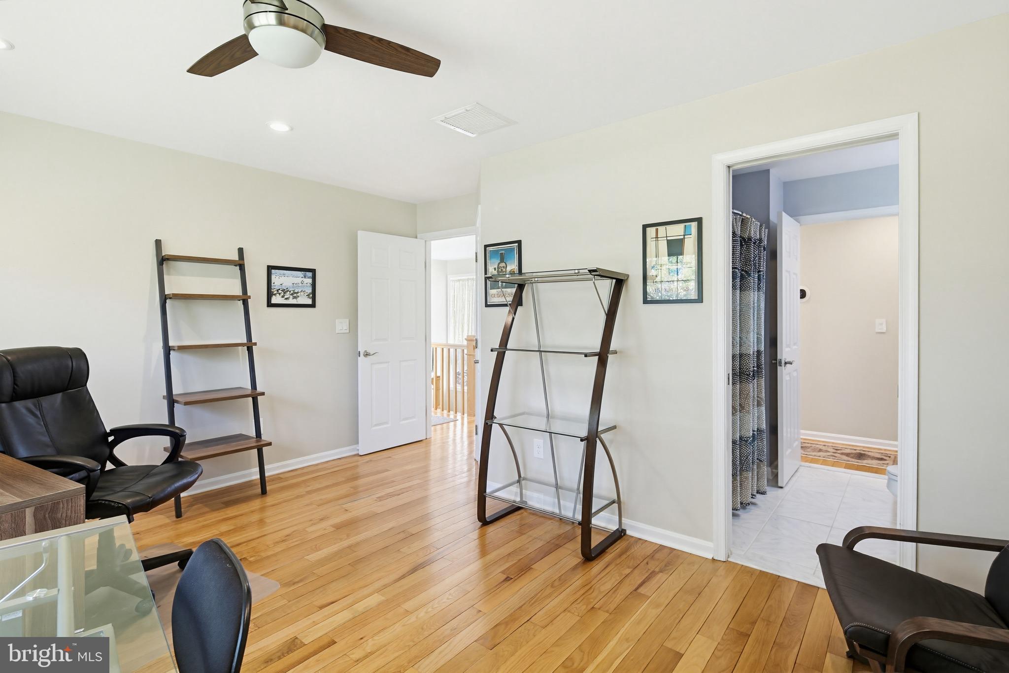 HOBBITS GLEN - Residential