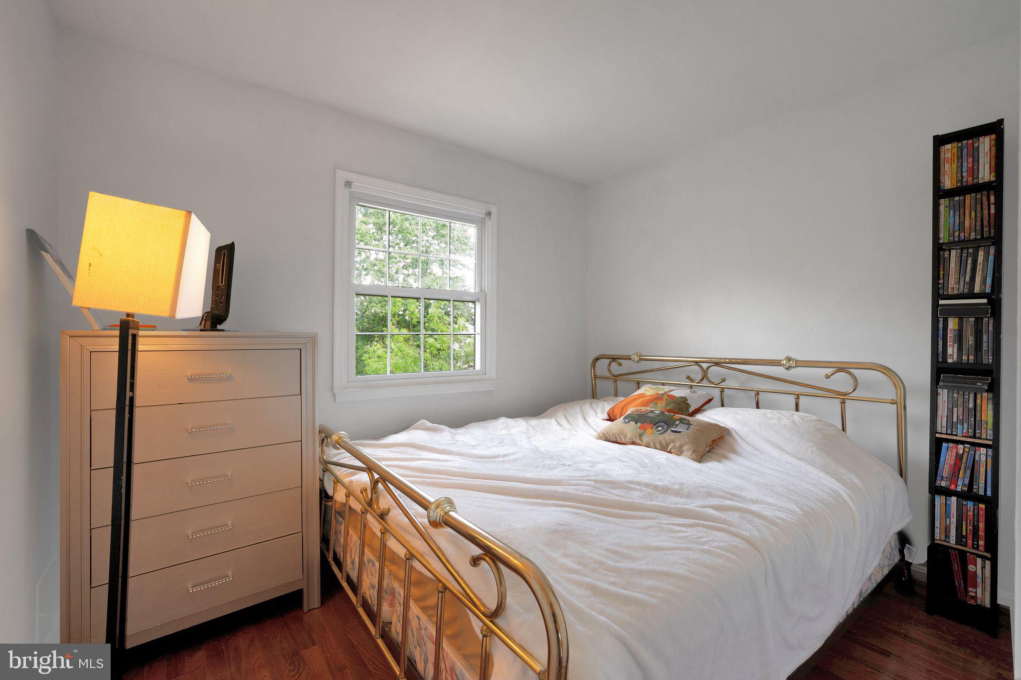 LONDON TOWNE - Residential