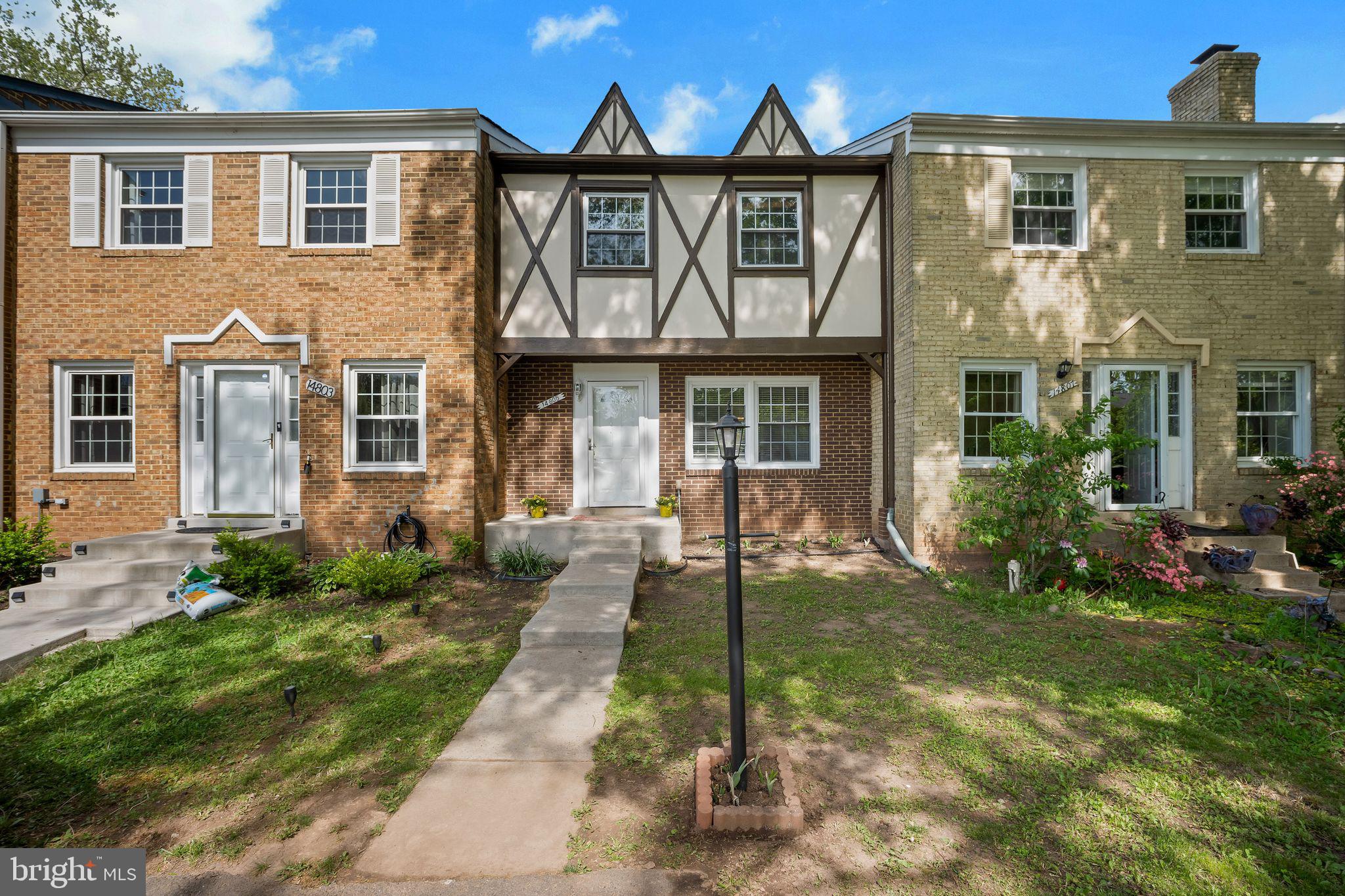 LONDON TOWNE - Residential