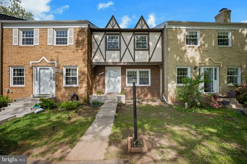 14805 HATFIELD SQUARE CENTREVILLE VA 20120