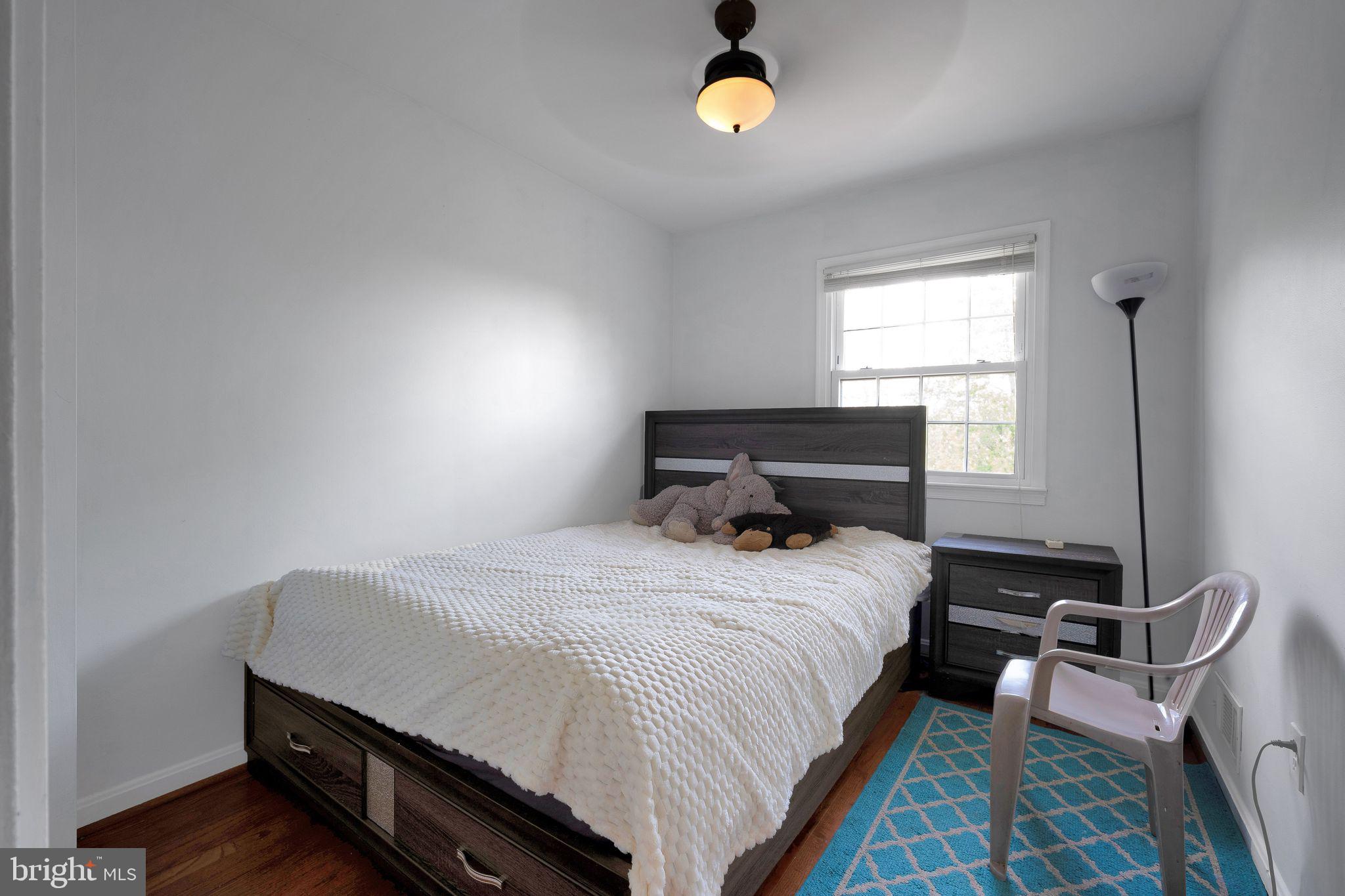 LONDON TOWNE - Residential