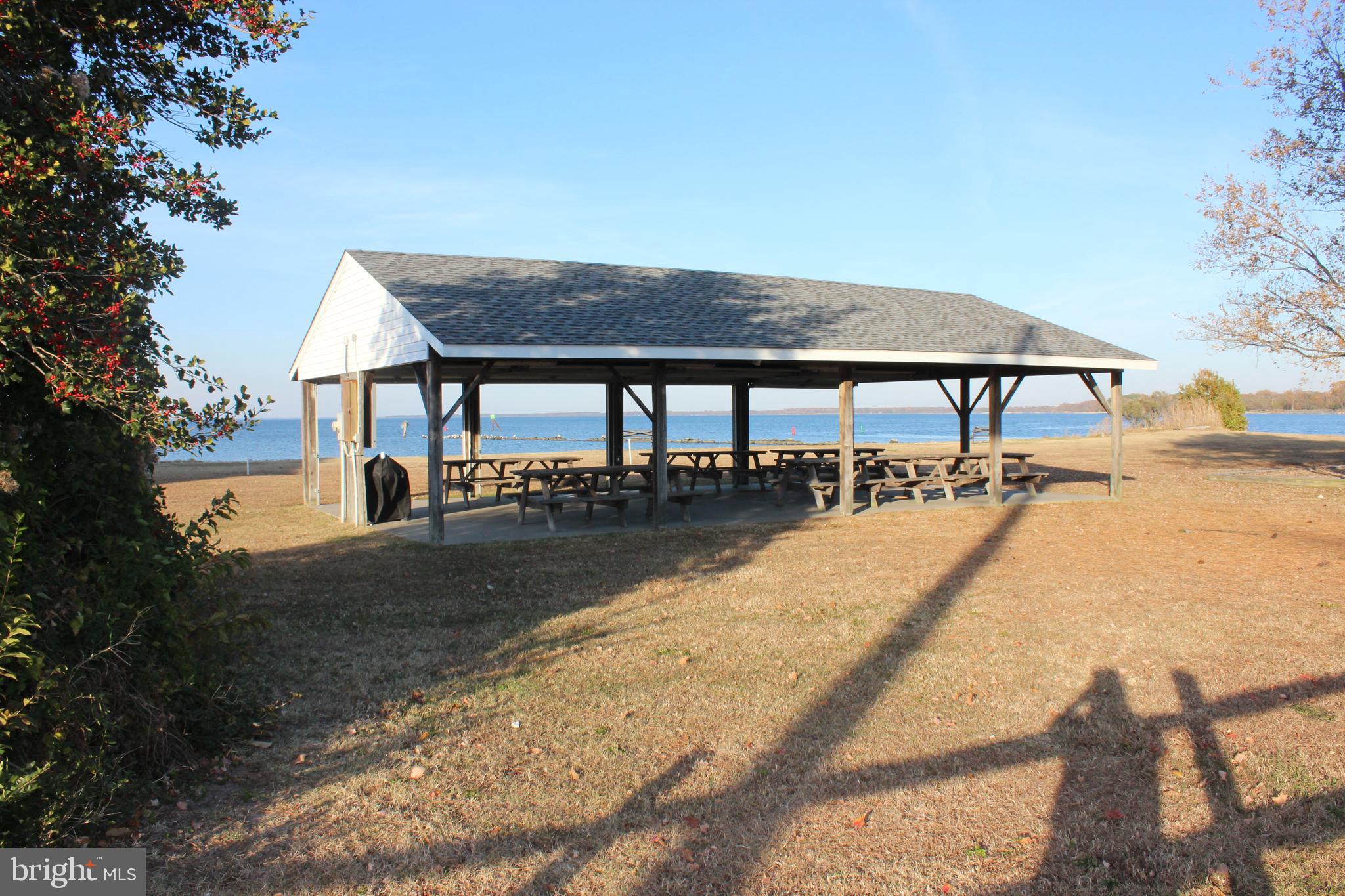 CHESTER RIVER BEACH - Residential