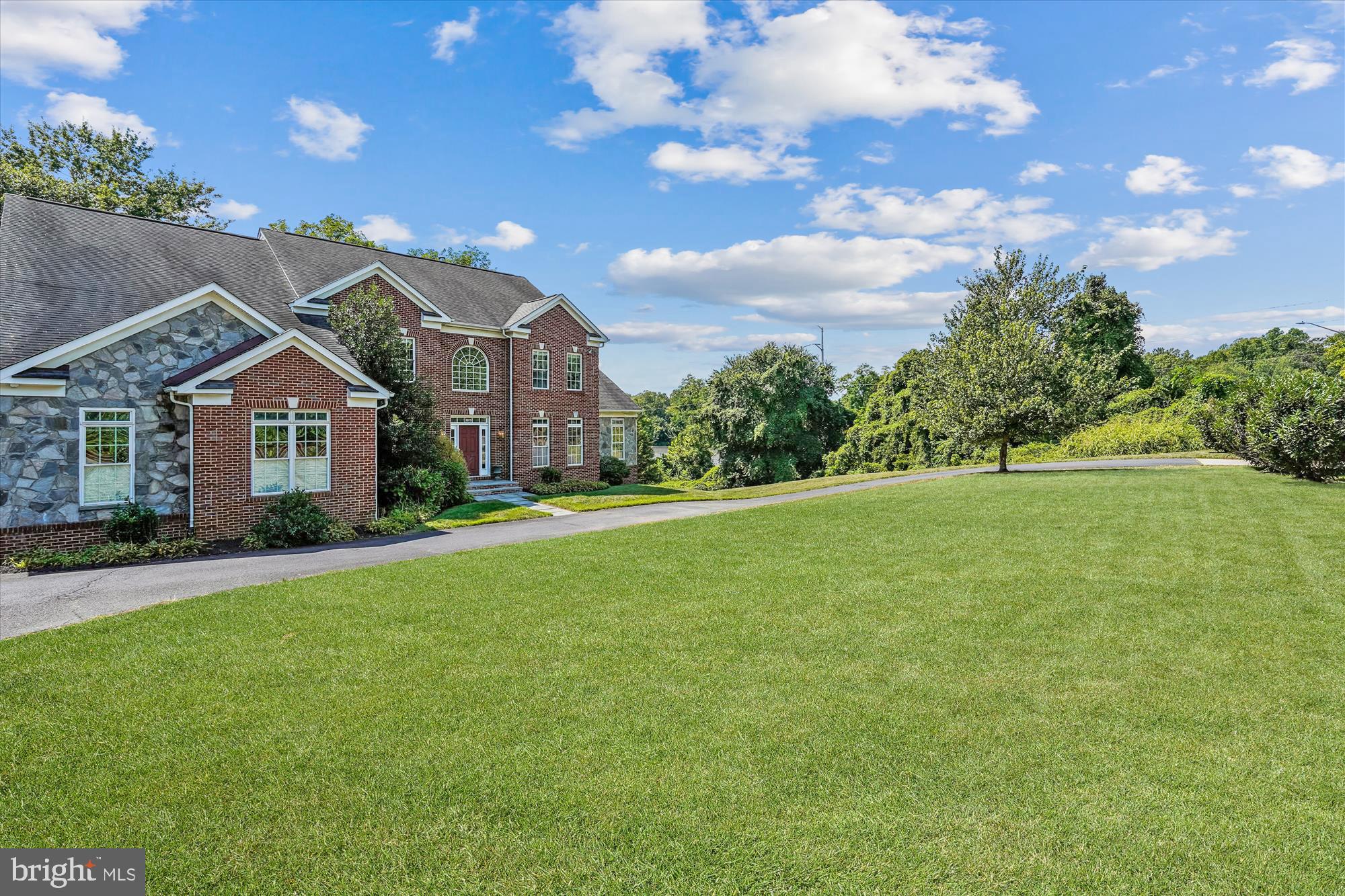 WESTHAMPTON - Residential