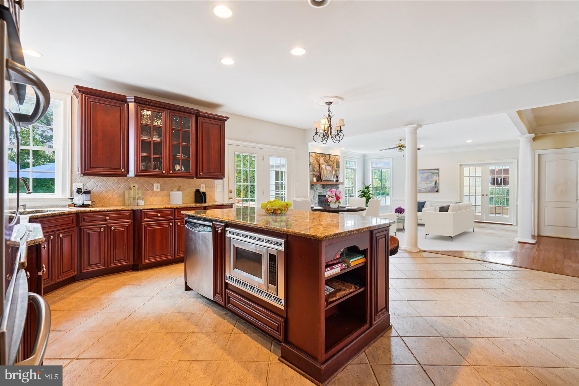 WESTHAMPTON - Residential