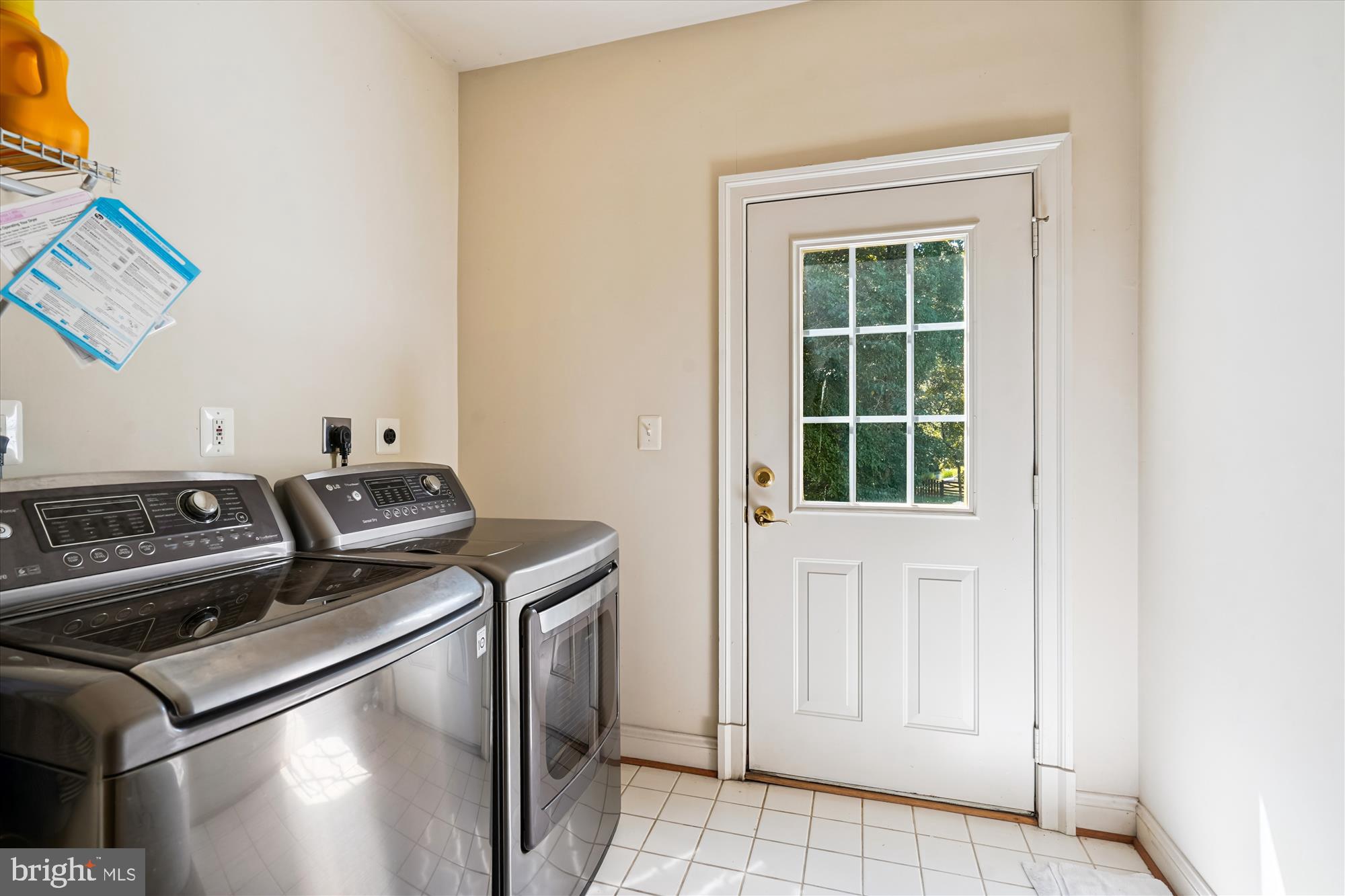 WESTHAMPTON - Residential