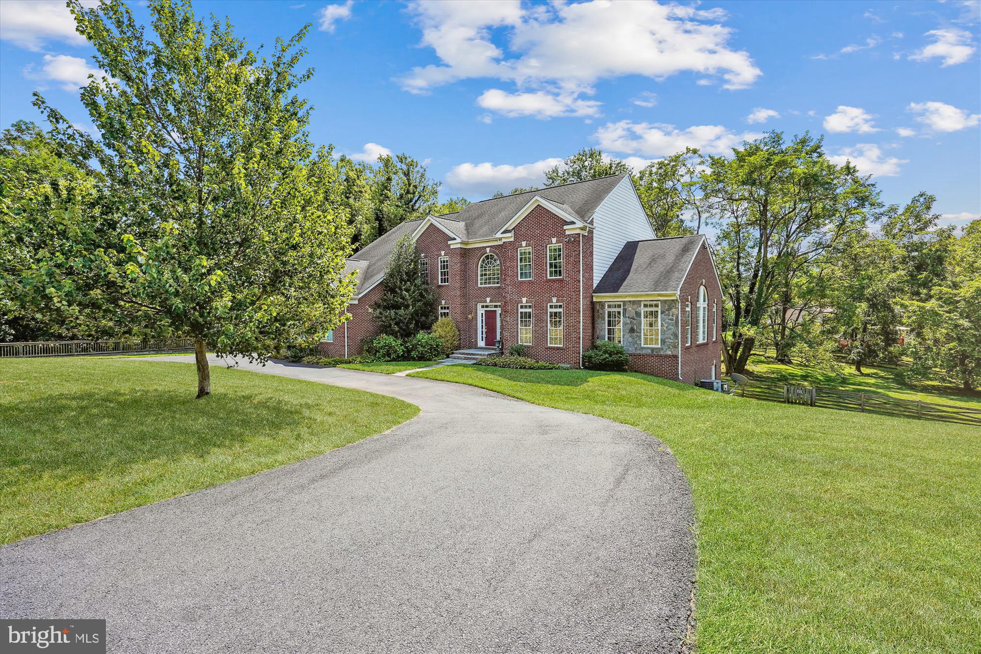 WESTHAMPTON - Residential