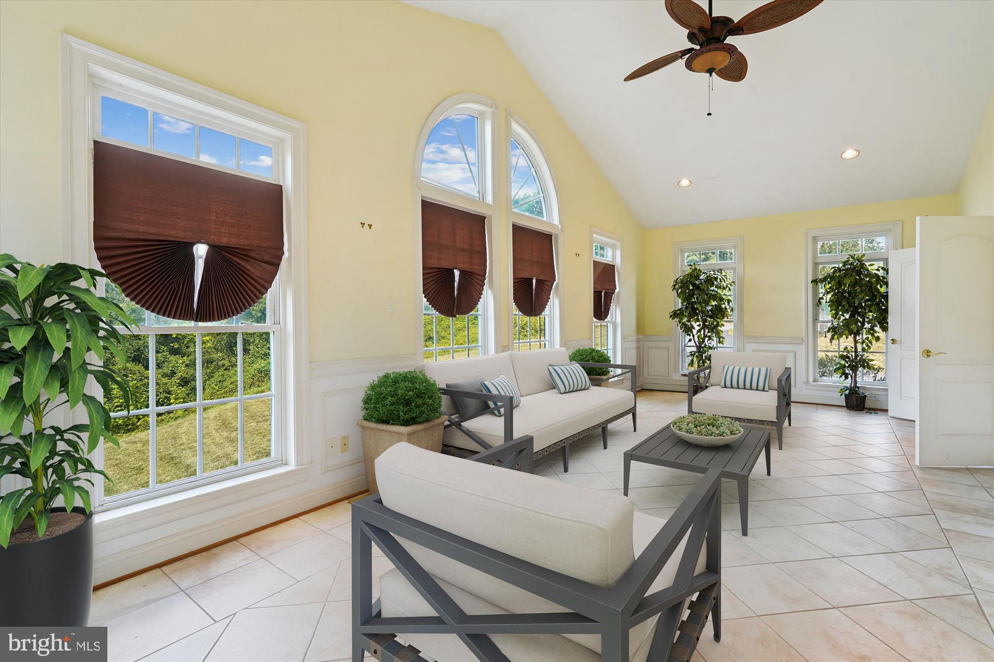 WESTHAMPTON - Residential