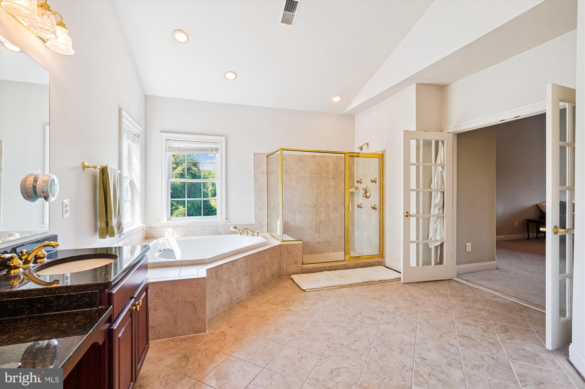 WESTHAMPTON - Residential