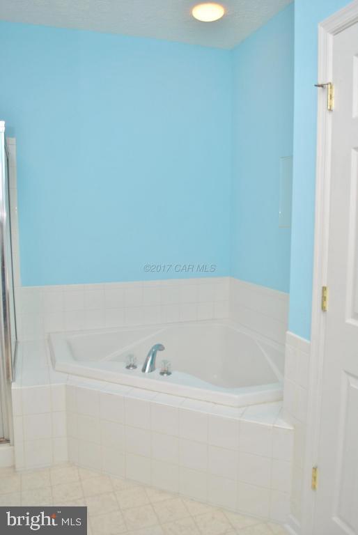 WOOD CREEK GOLF COMM - Residential