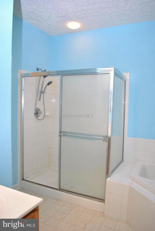 WOOD CREEK GOLF COMM - Residential