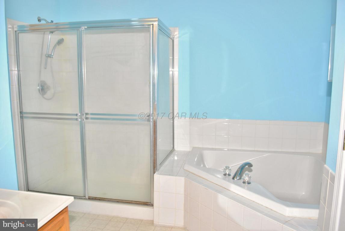 WOOD CREEK GOLF COMM - Residential