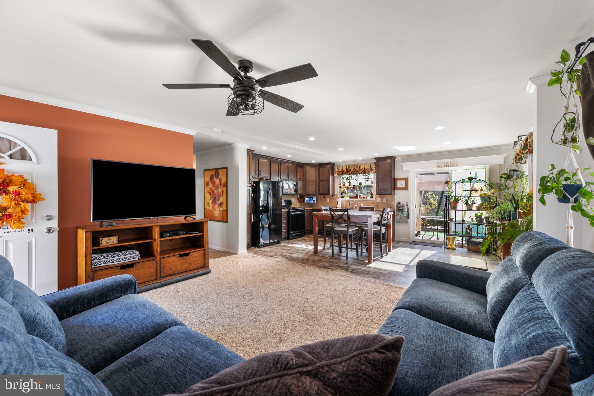 VILLAGE GREEN - Residential