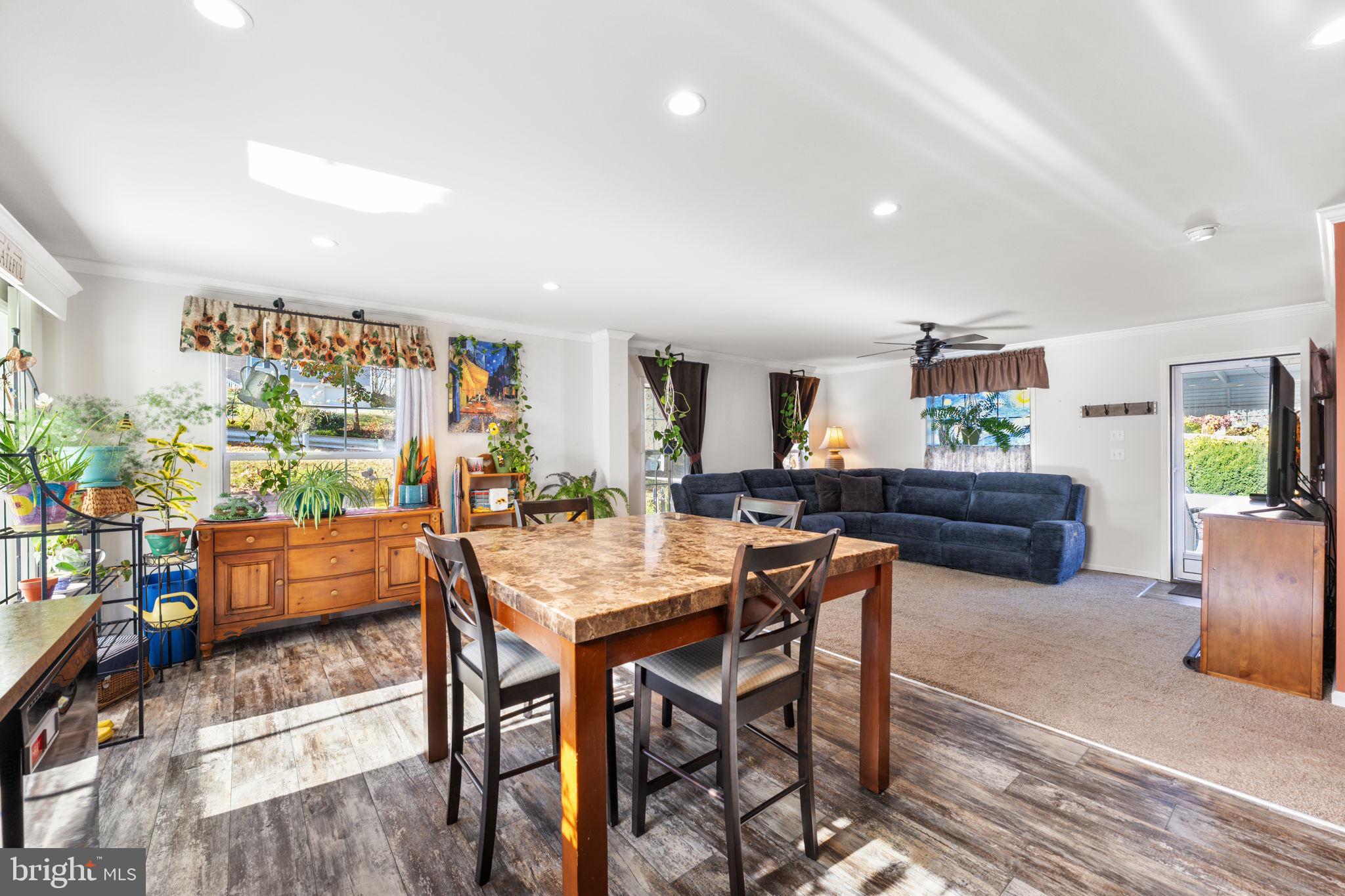 VILLAGE GREEN - Residential