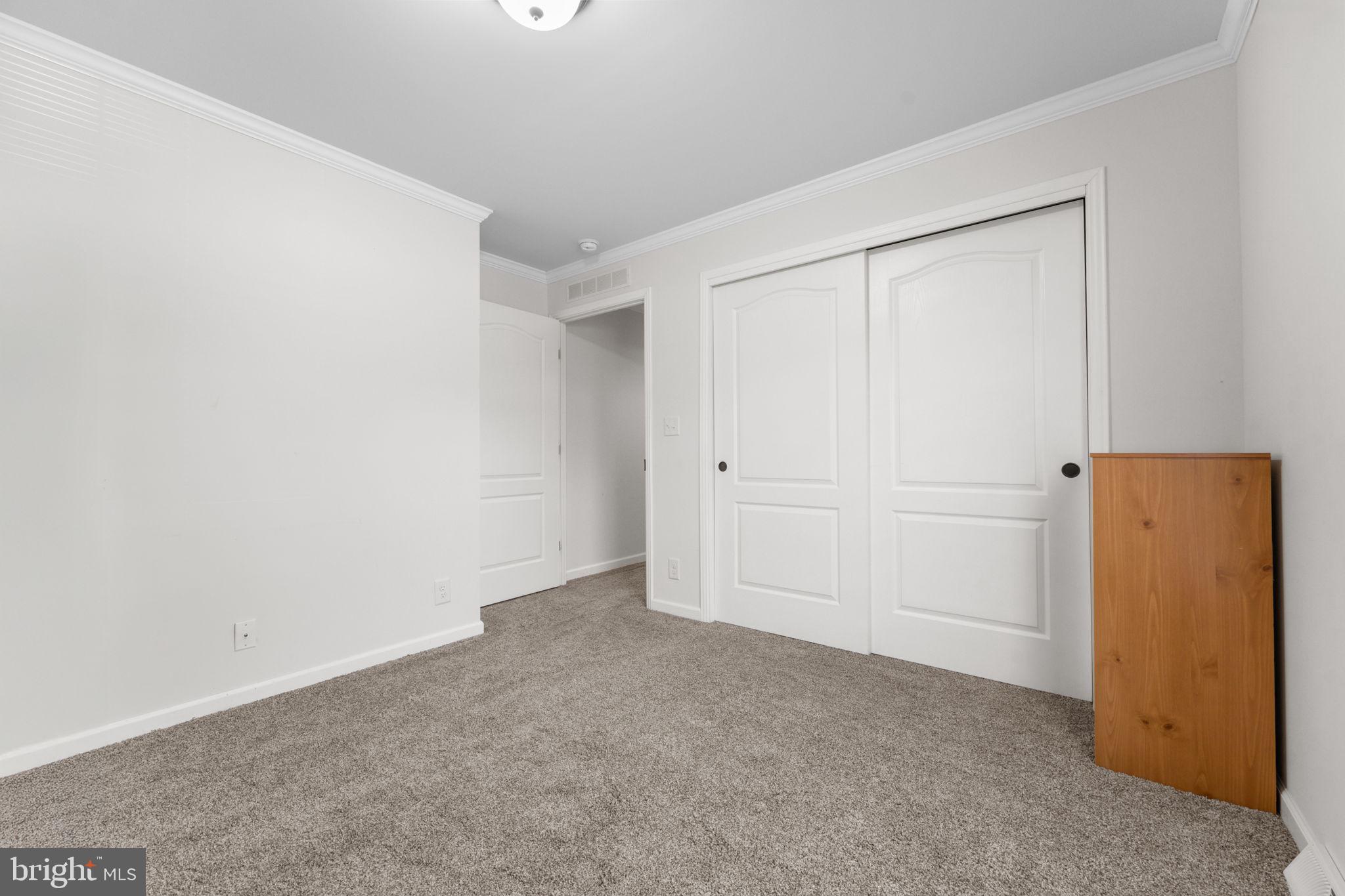 VILLAGE GREEN - Residential