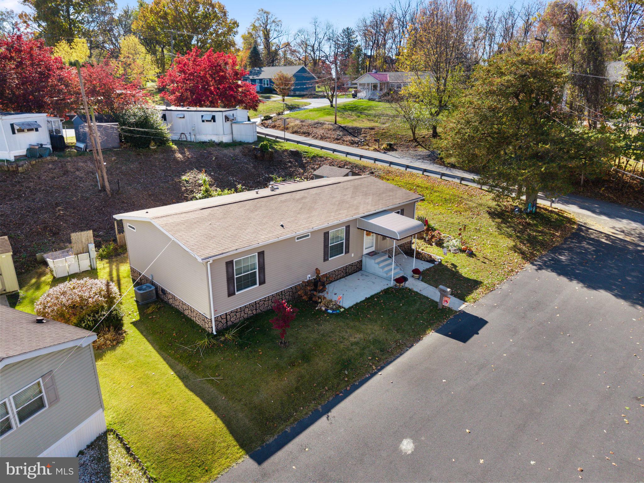 VILLAGE GREEN - Residential