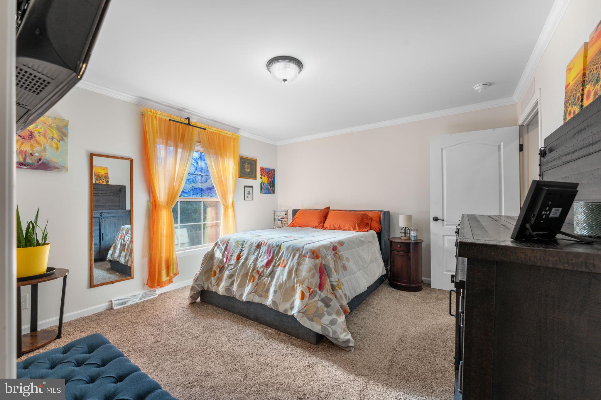 VILLAGE GREEN - Residential