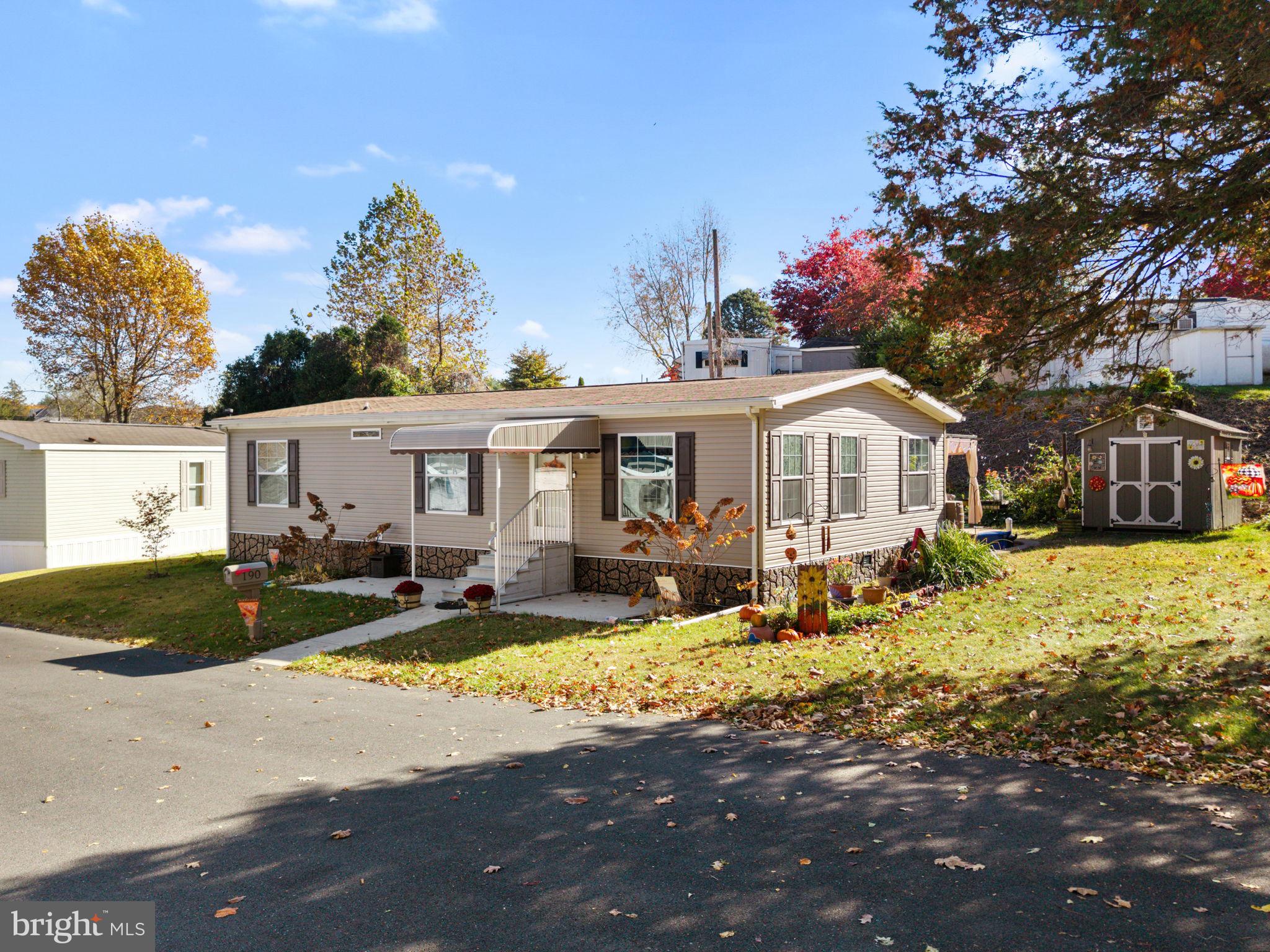 VILLAGE GREEN - Residential