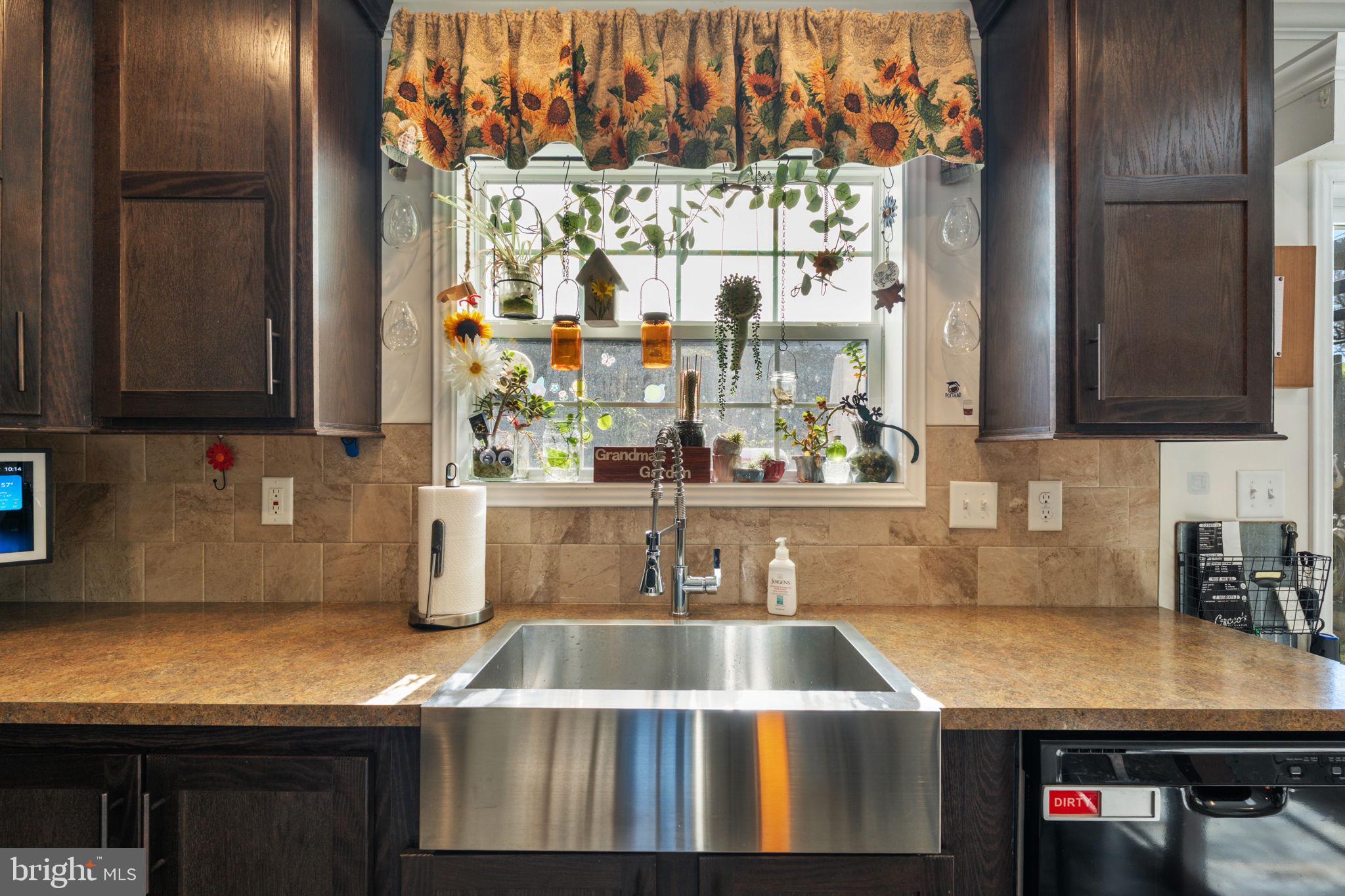 VILLAGE GREEN - Residential