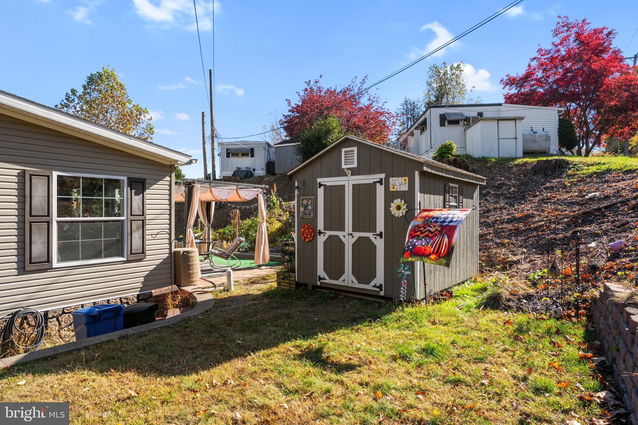 VILLAGE GREEN - Residential