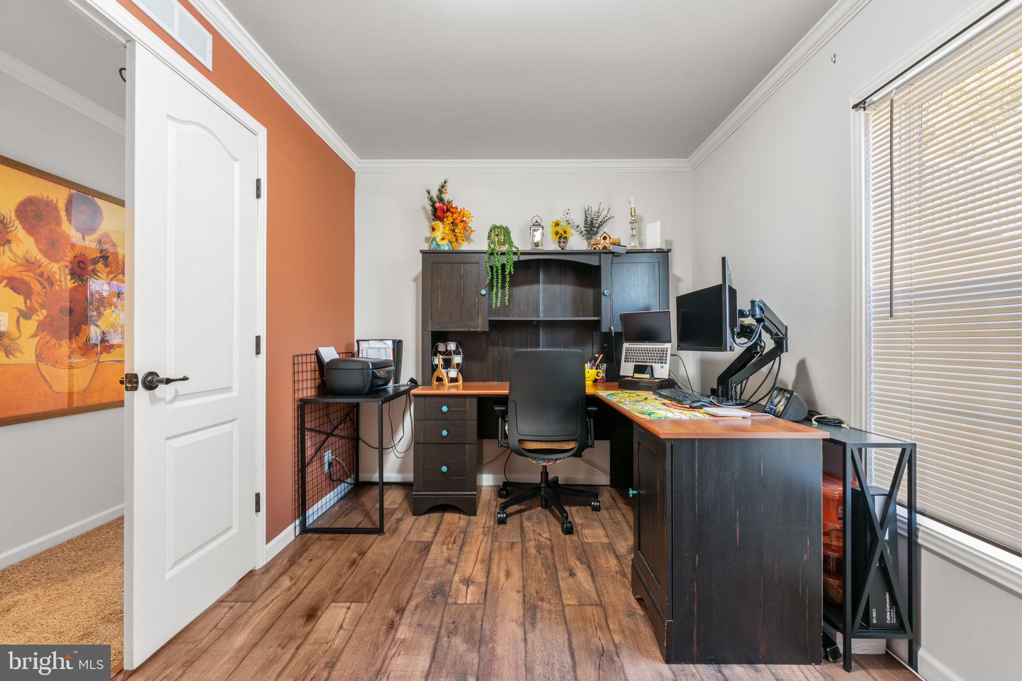 VILLAGE GREEN - Residential