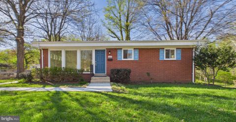 Photo of 622 Mcintyre Road, ROCKVILLE, MD 20851 (MLS # MDMC2226974)