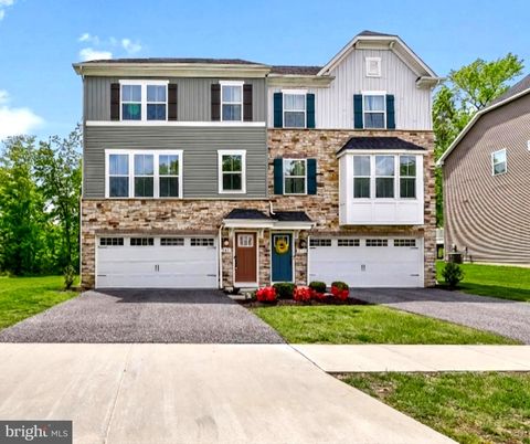 Photo of 564 Katherine Avenue, BALTIMORE, MD 21221 (MLS # MDBC2161504)
