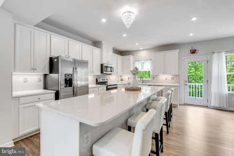 Townhouse For Sale - 564 Katherine Avenue<br/> BALTIMORE, MD 21221