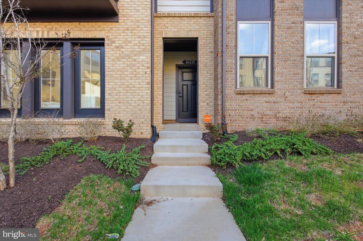 REGAL CHASE - Residential