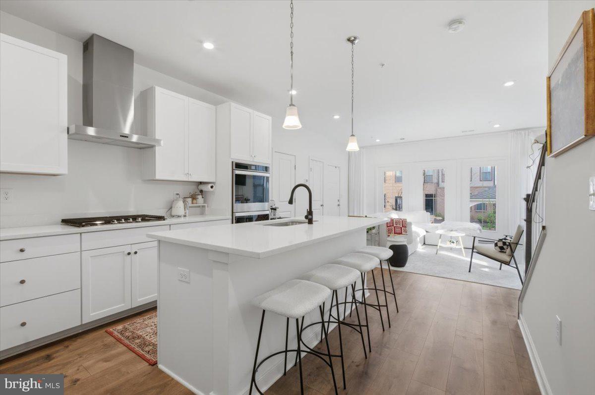 REGAL CHASE - Residential