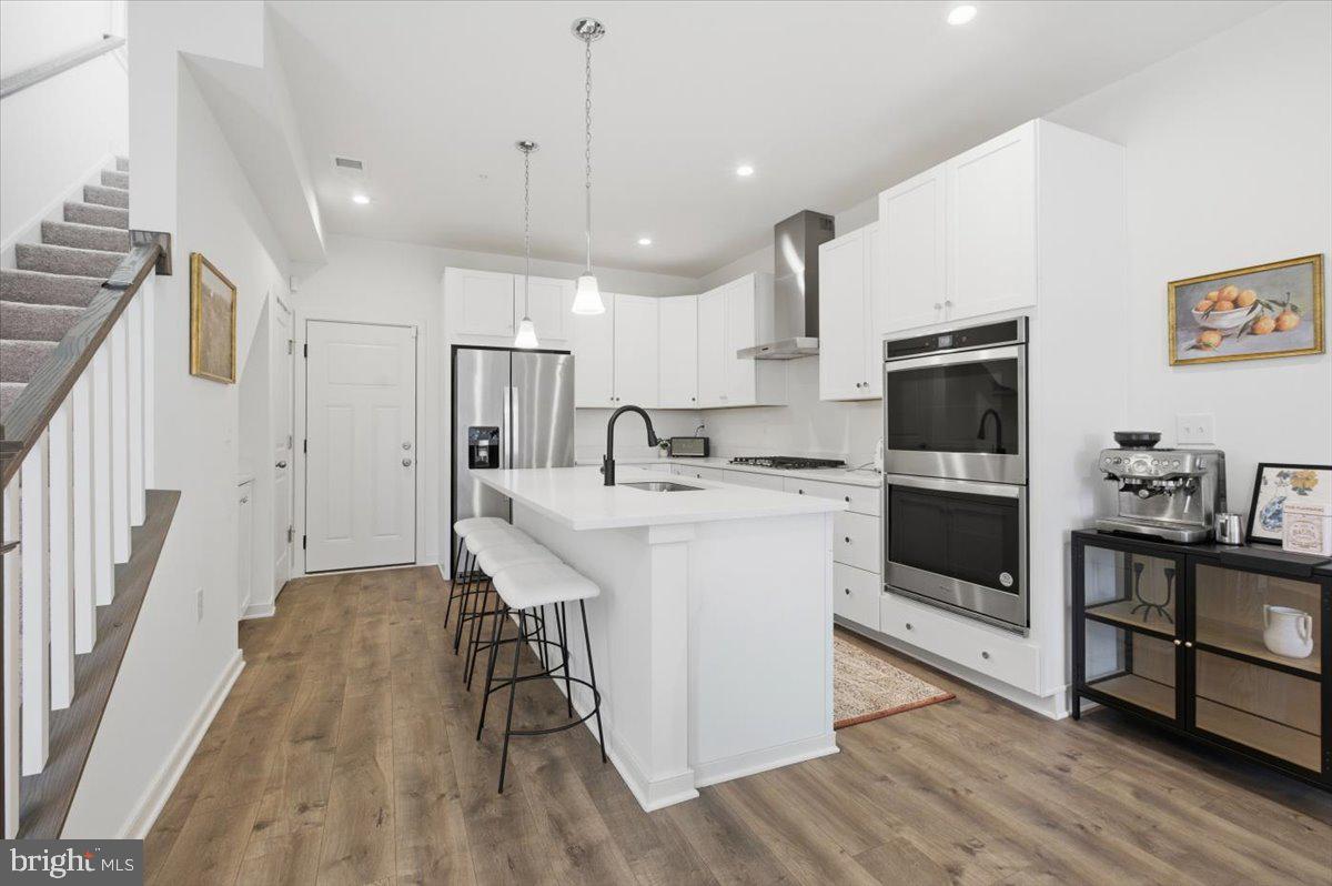 REGAL CHASE - Residential